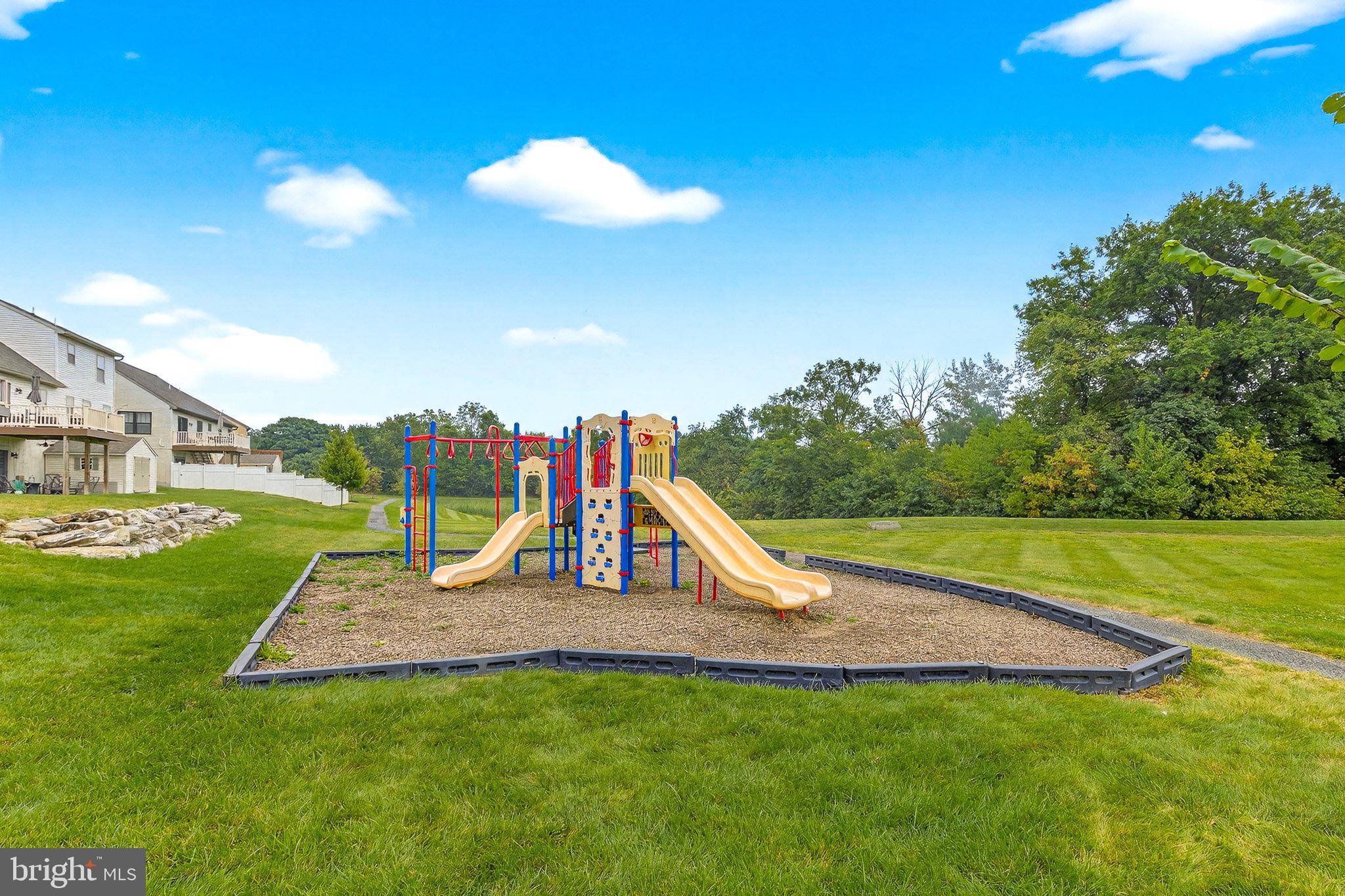 SUN HILL COMMONS - Residential