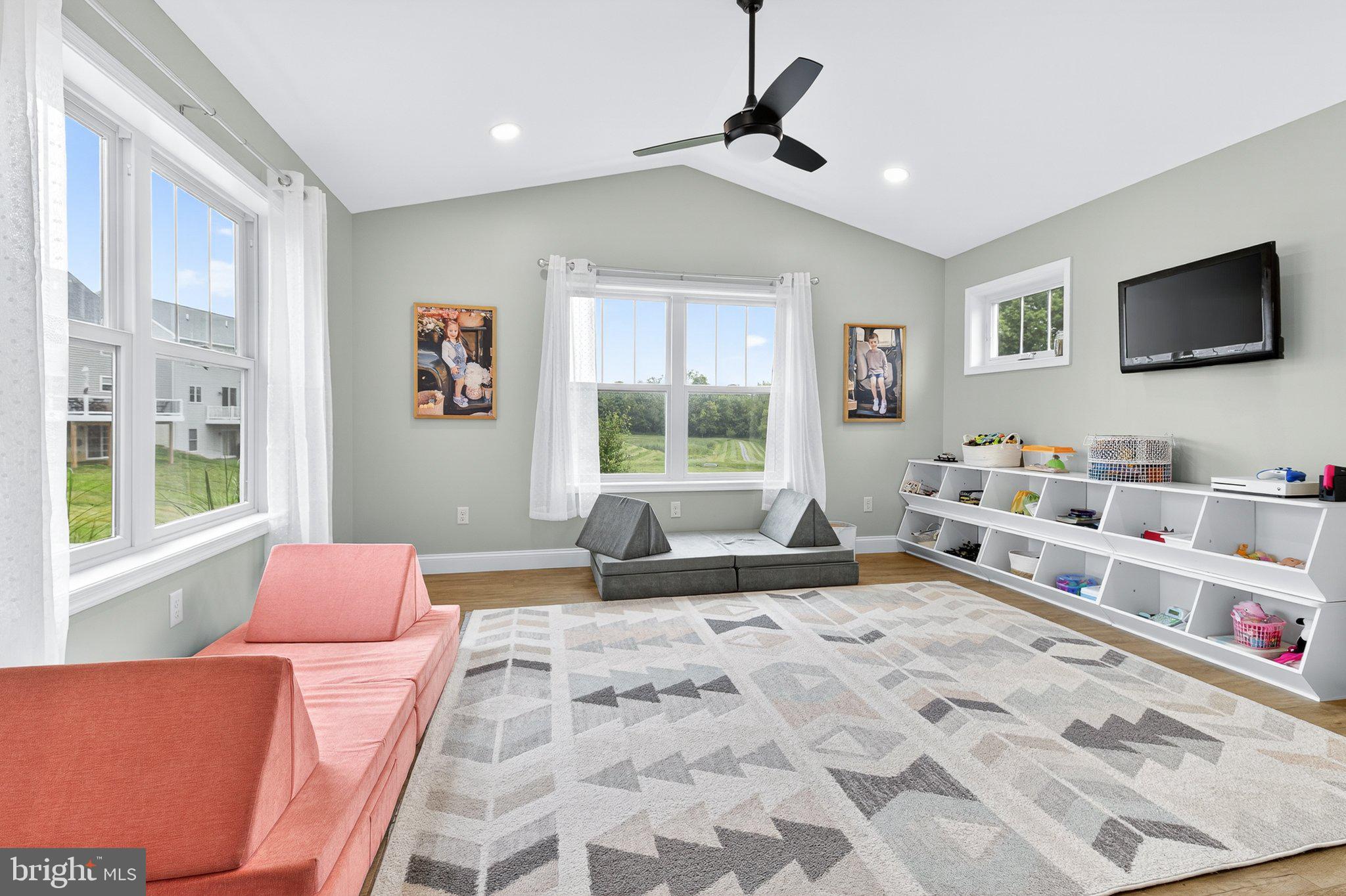 SUN HILL COMMONS - Residential