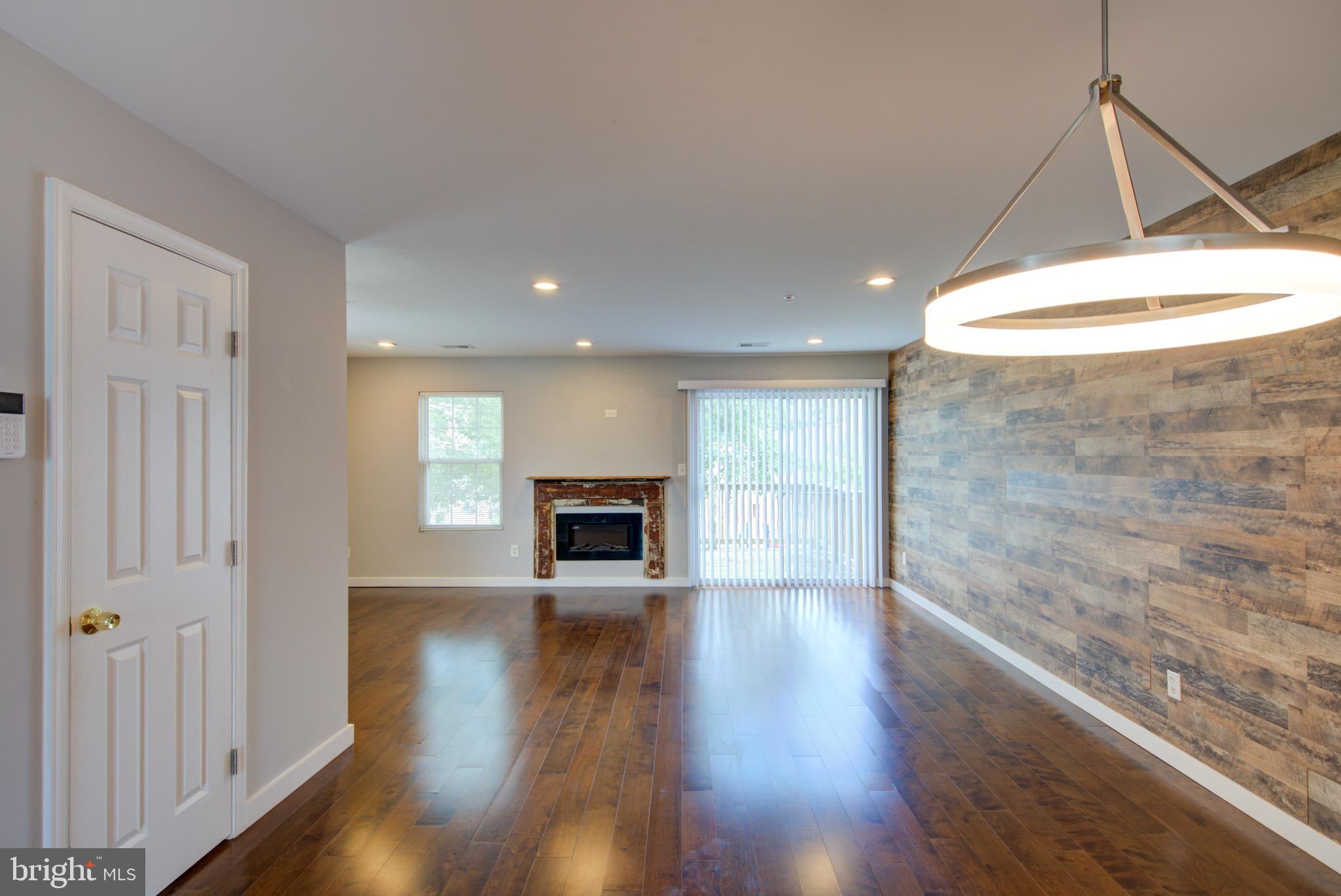 4304 APPLEGATE LANE 2