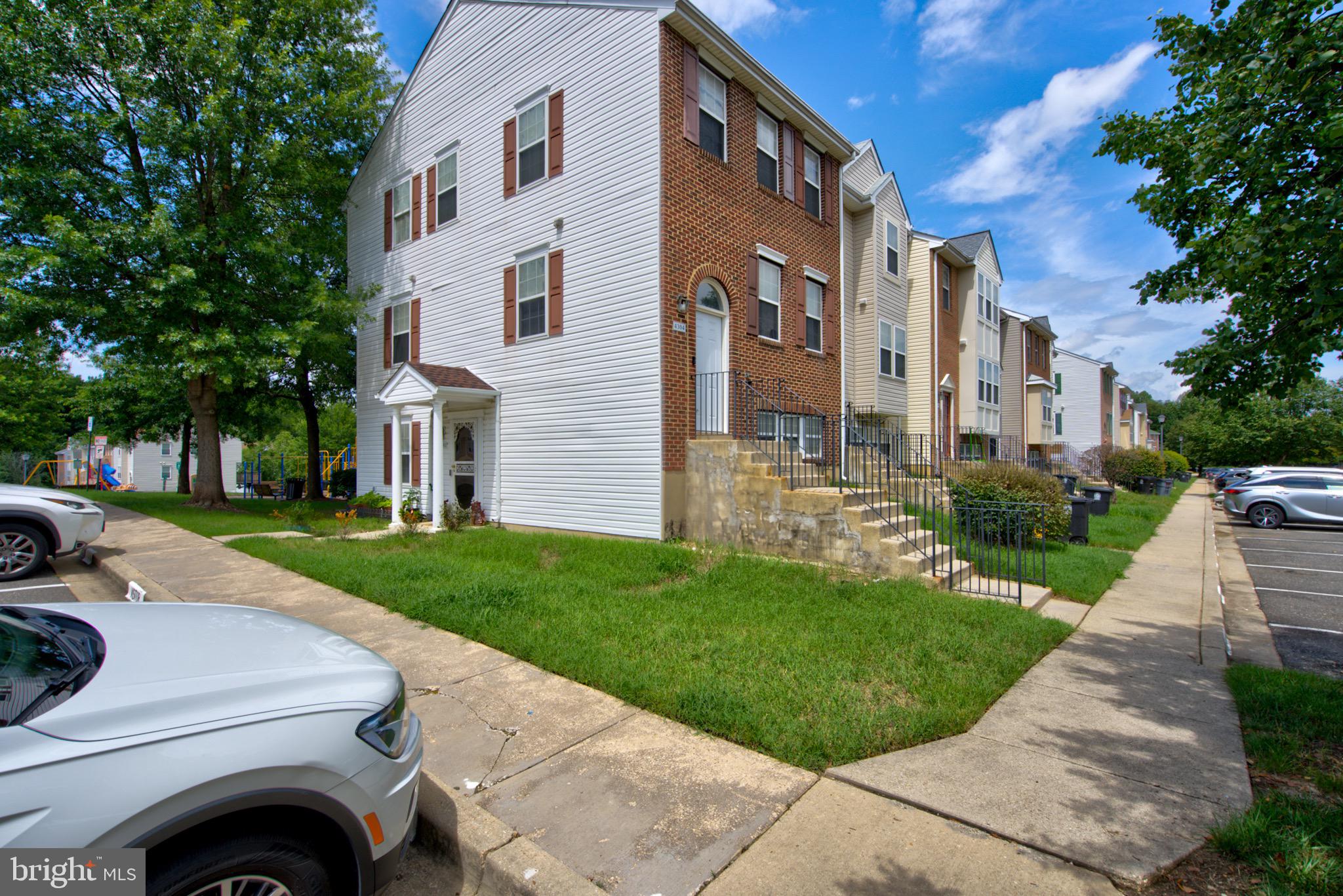 4304 APPLEGATE LANE 2