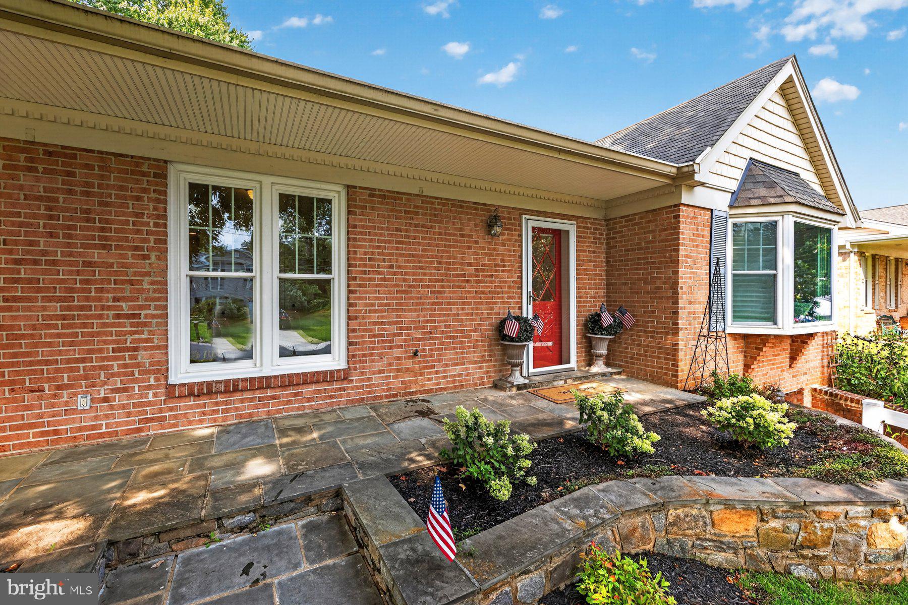 1602 LEMONTREE LANE