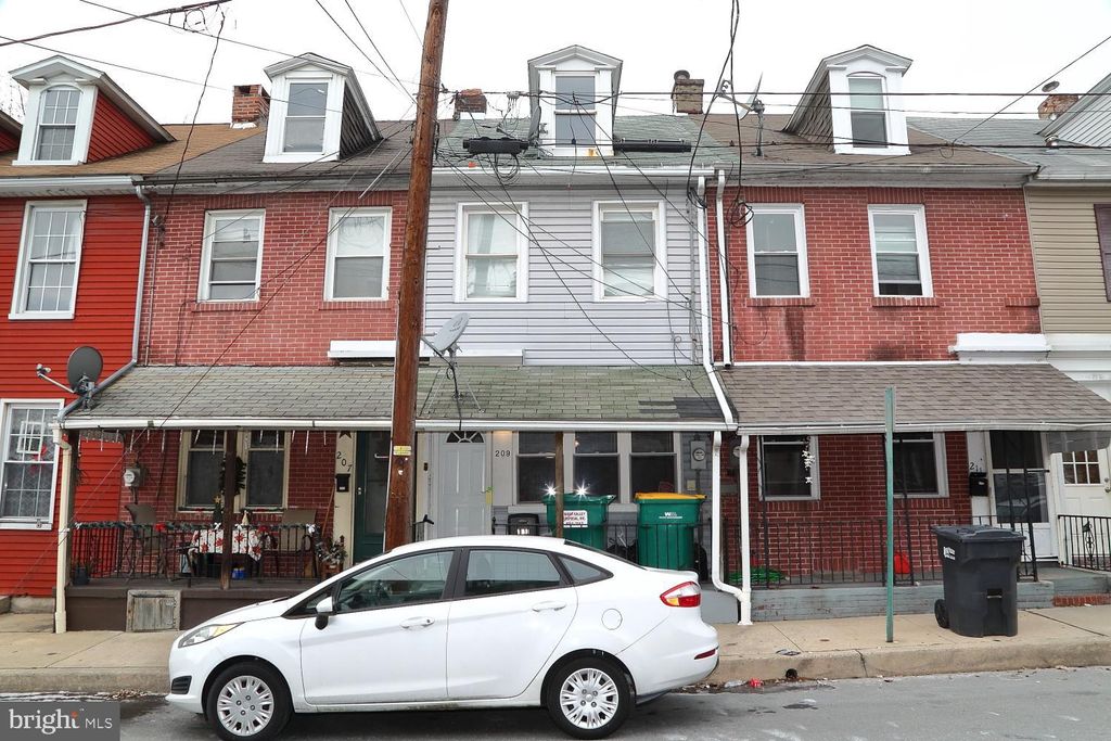 Photo of 209 PERRY ST, COLUMBIA, PA 17512 (MLS # PALA2029180)