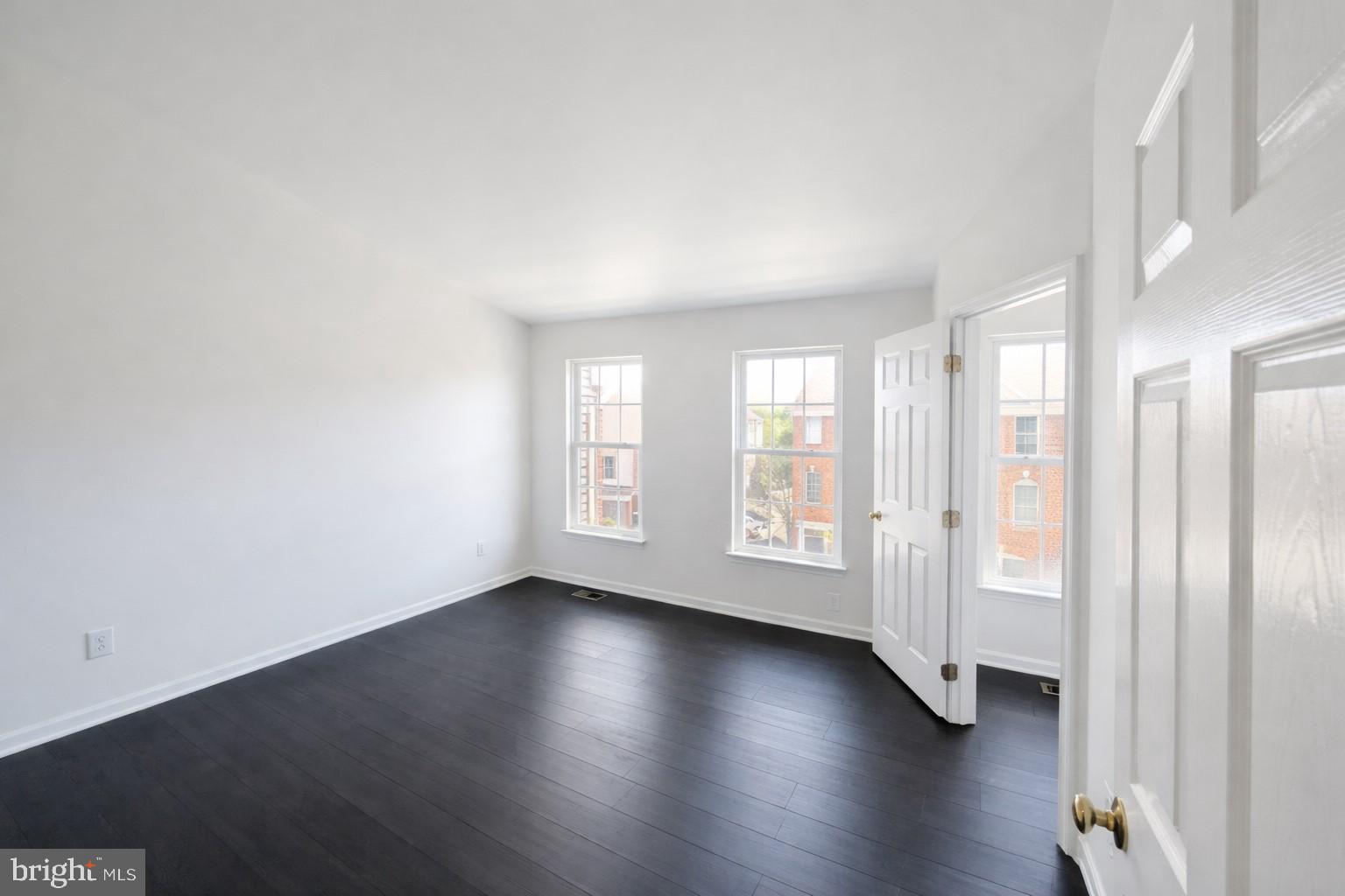 SOUTH RIDING - Residential