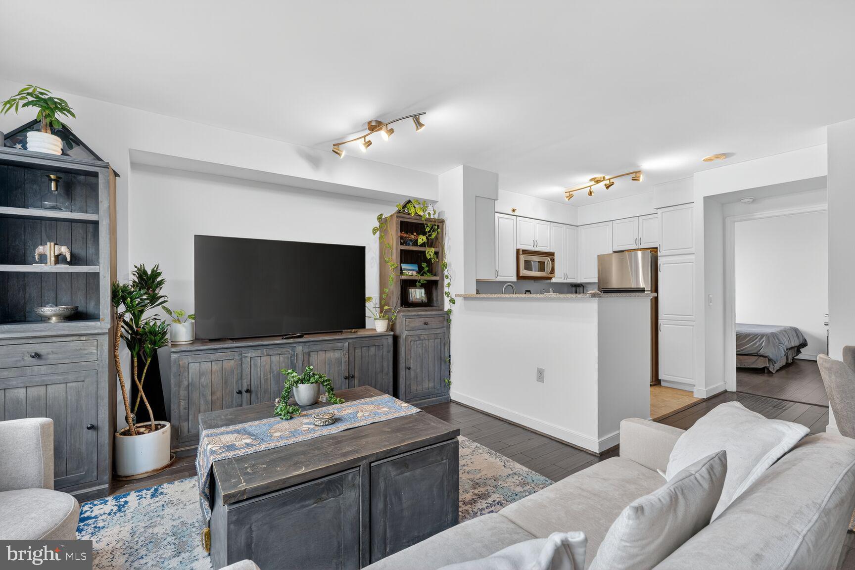 555 MASSACHUSETTS AVENUE NW 1313