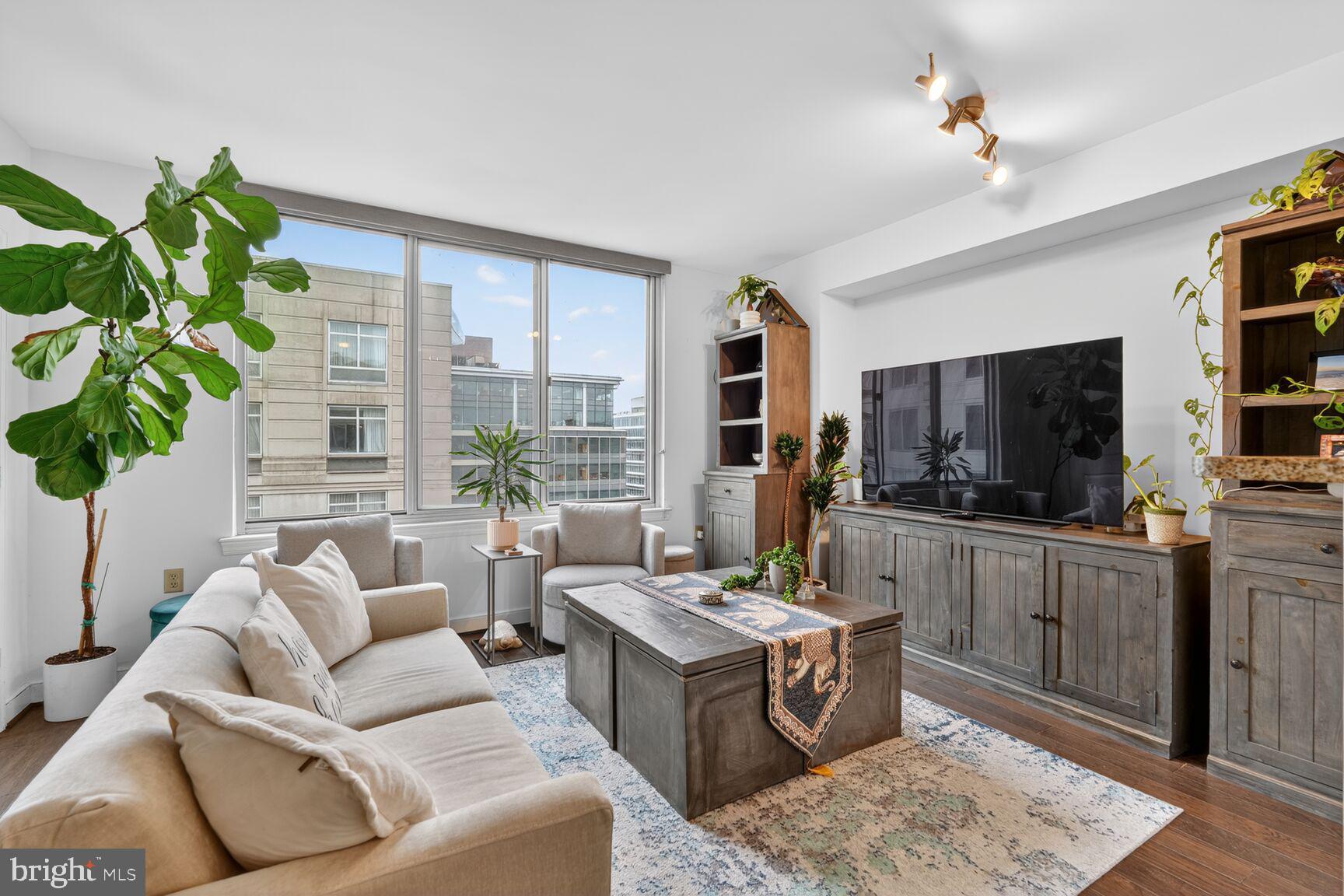 555 MASSACHUSETTS AVENUE NW 1313