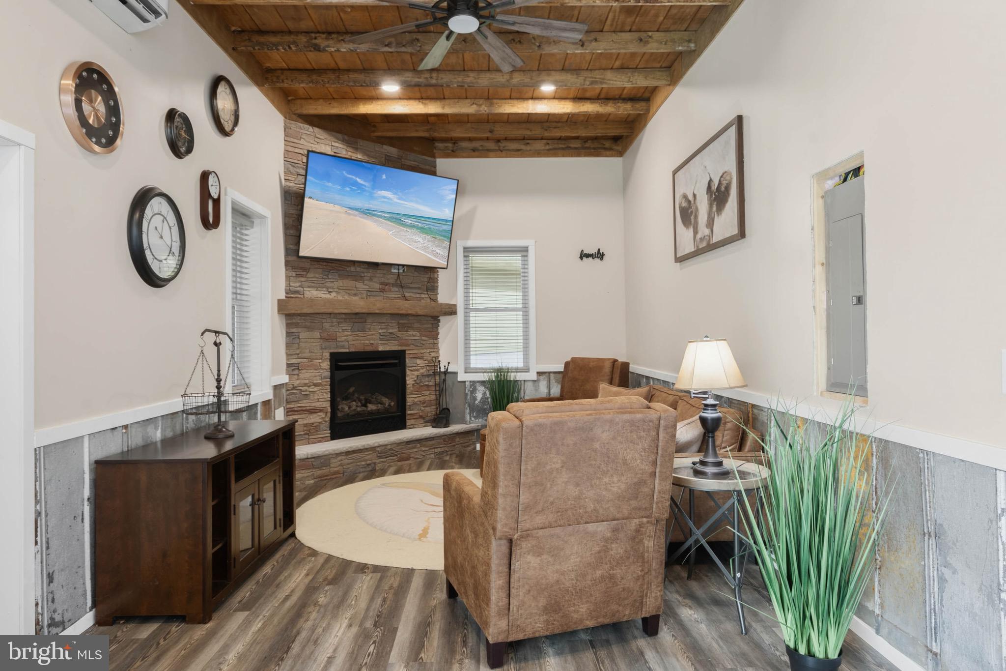 DEEP BRANCH FOREST - Residential