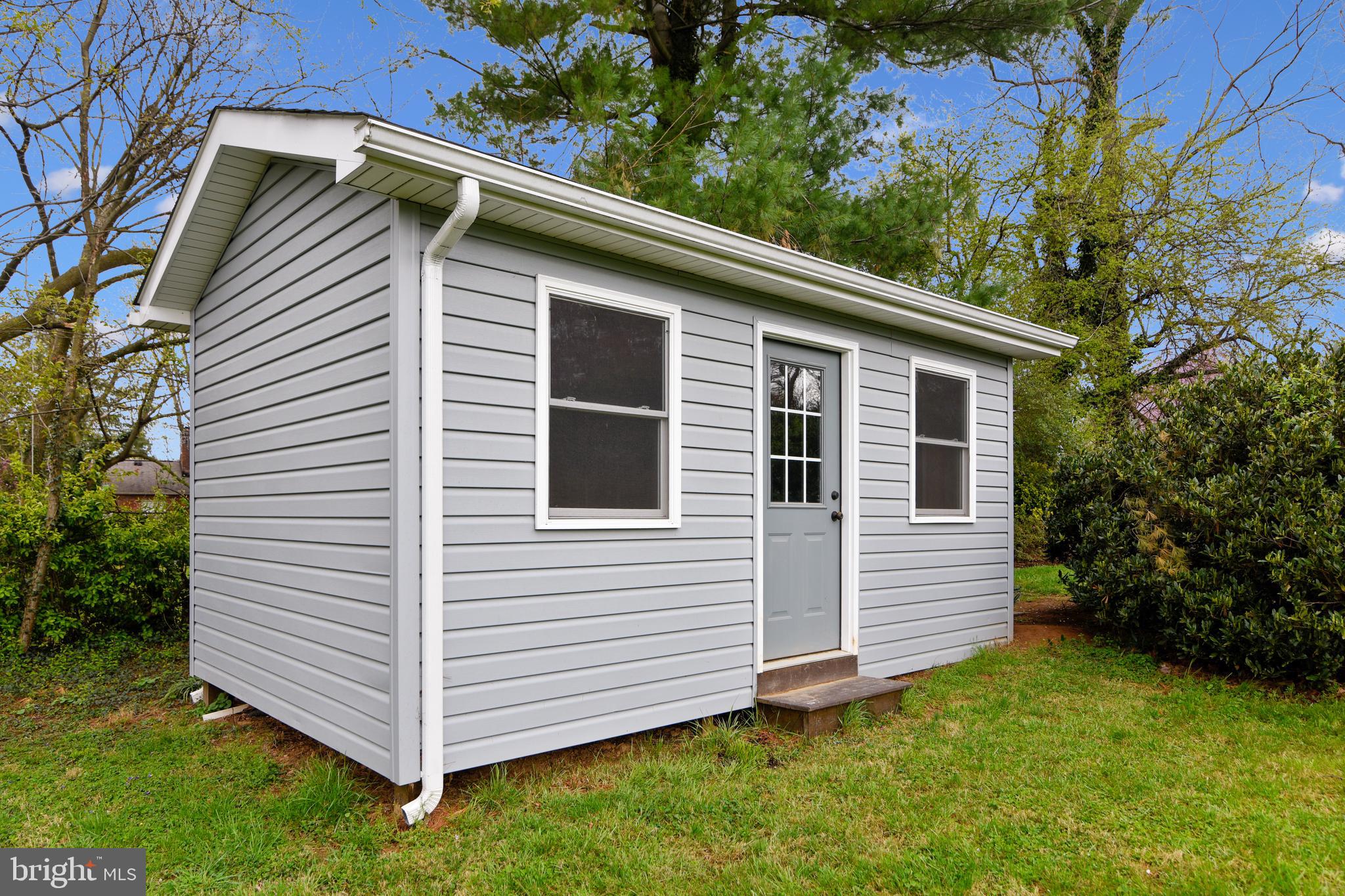 LEESBURG - Residential