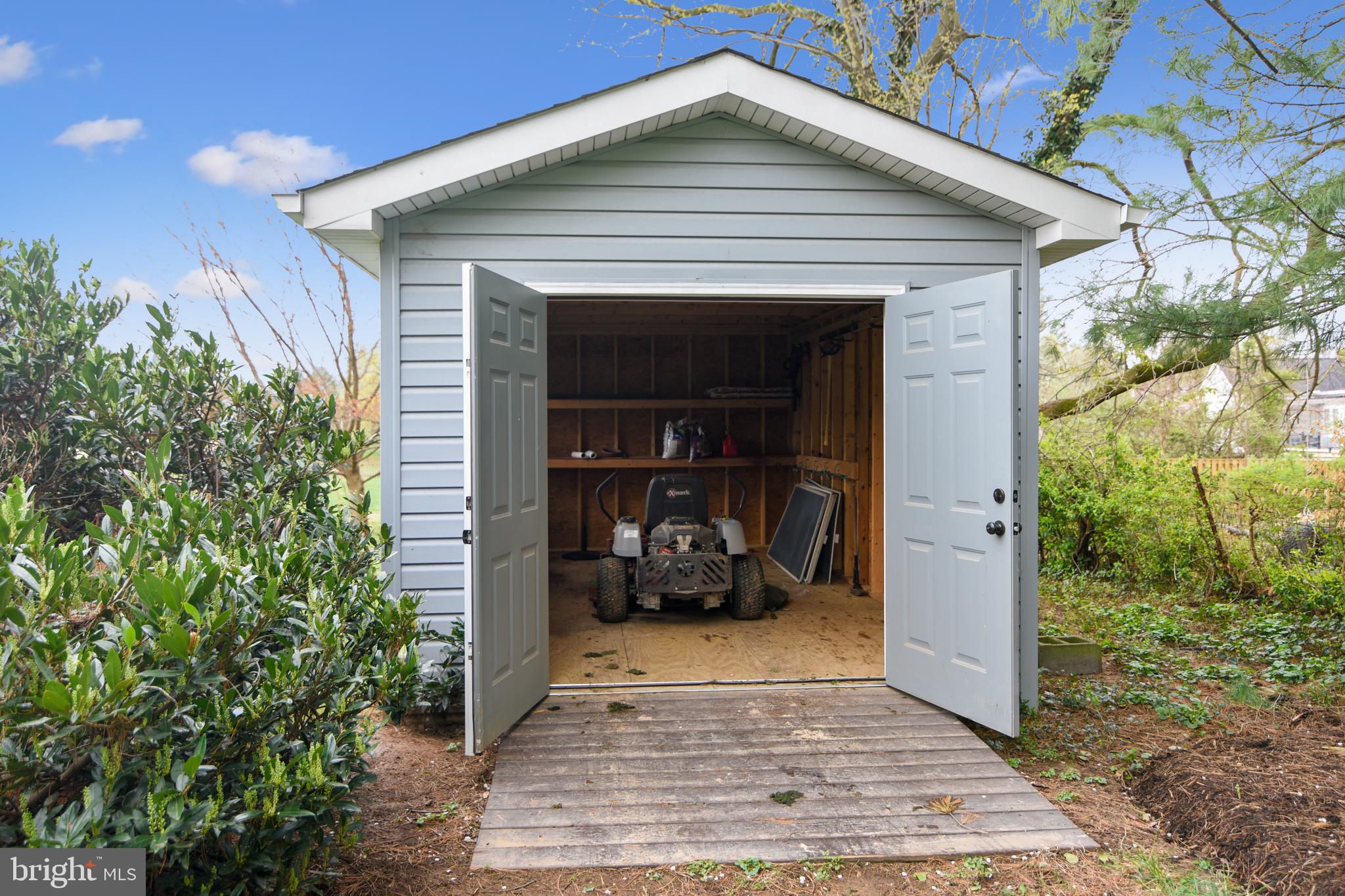 LEESBURG - Residential