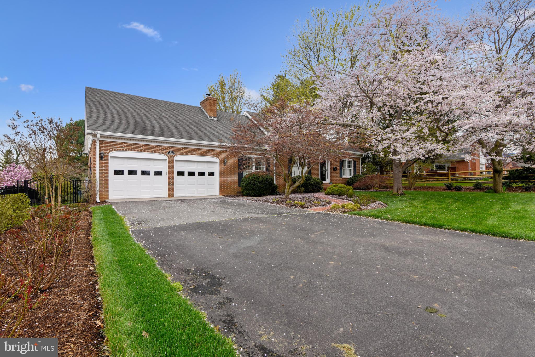 LEESBURG - Residential