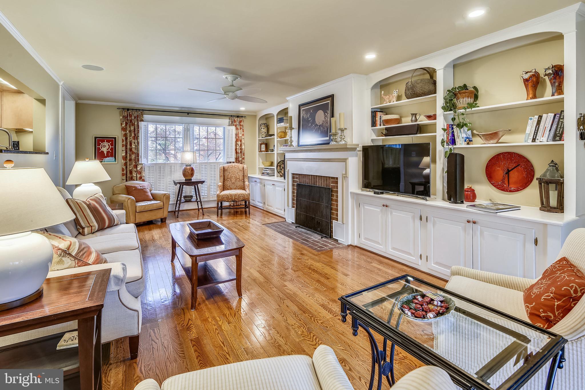 LEESBURG - Residential