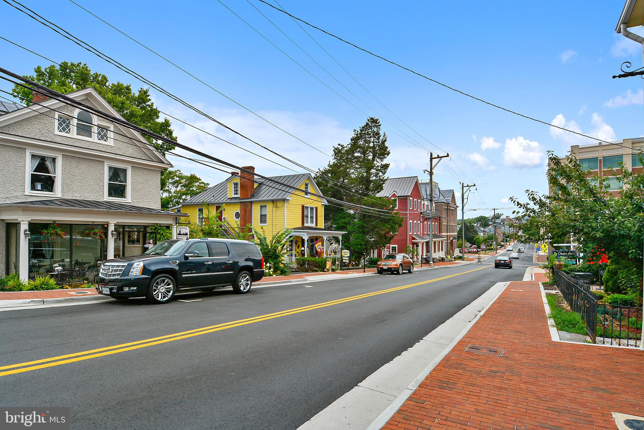 LEESBURG - Residential