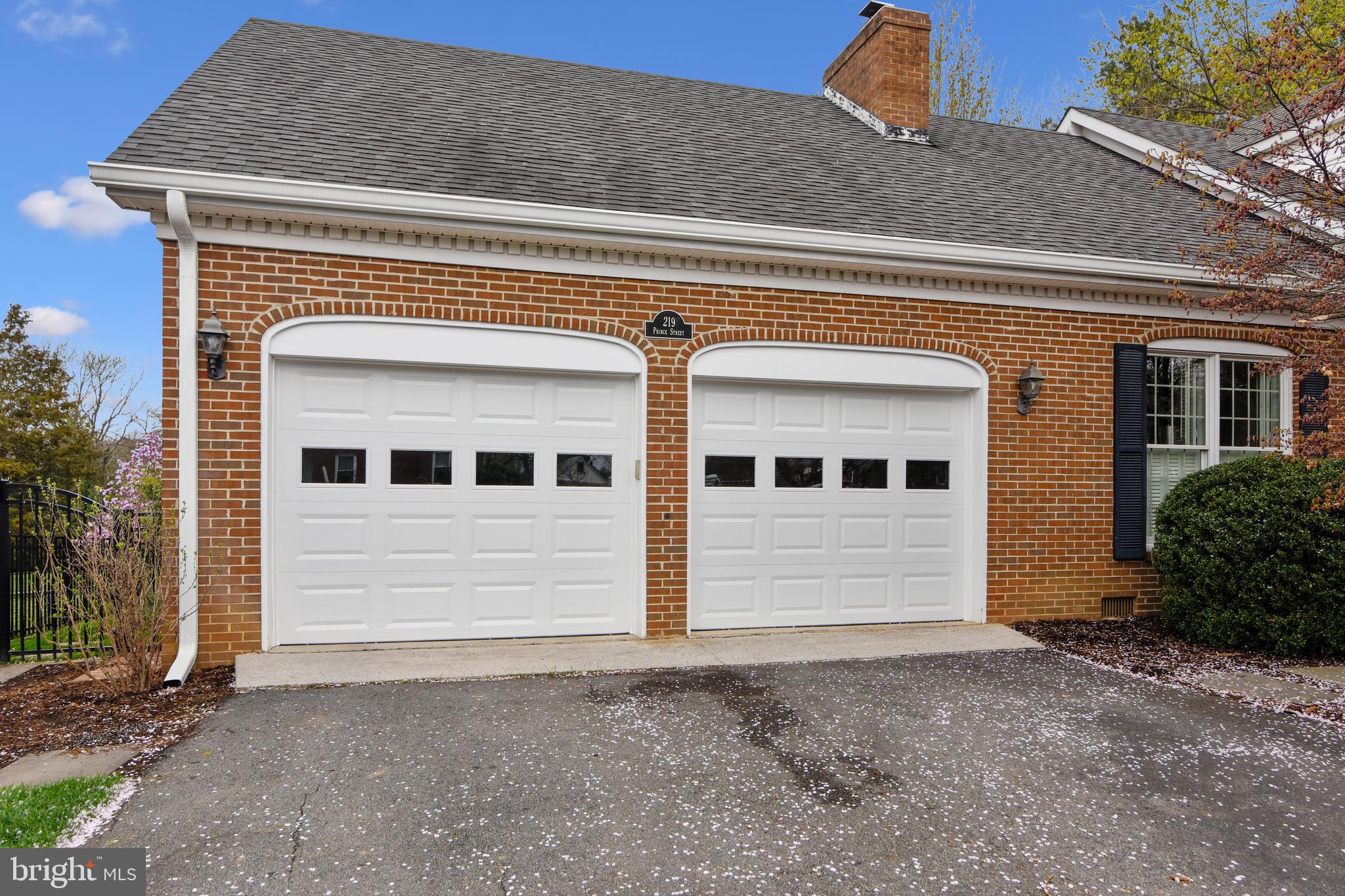 LEESBURG - Residential