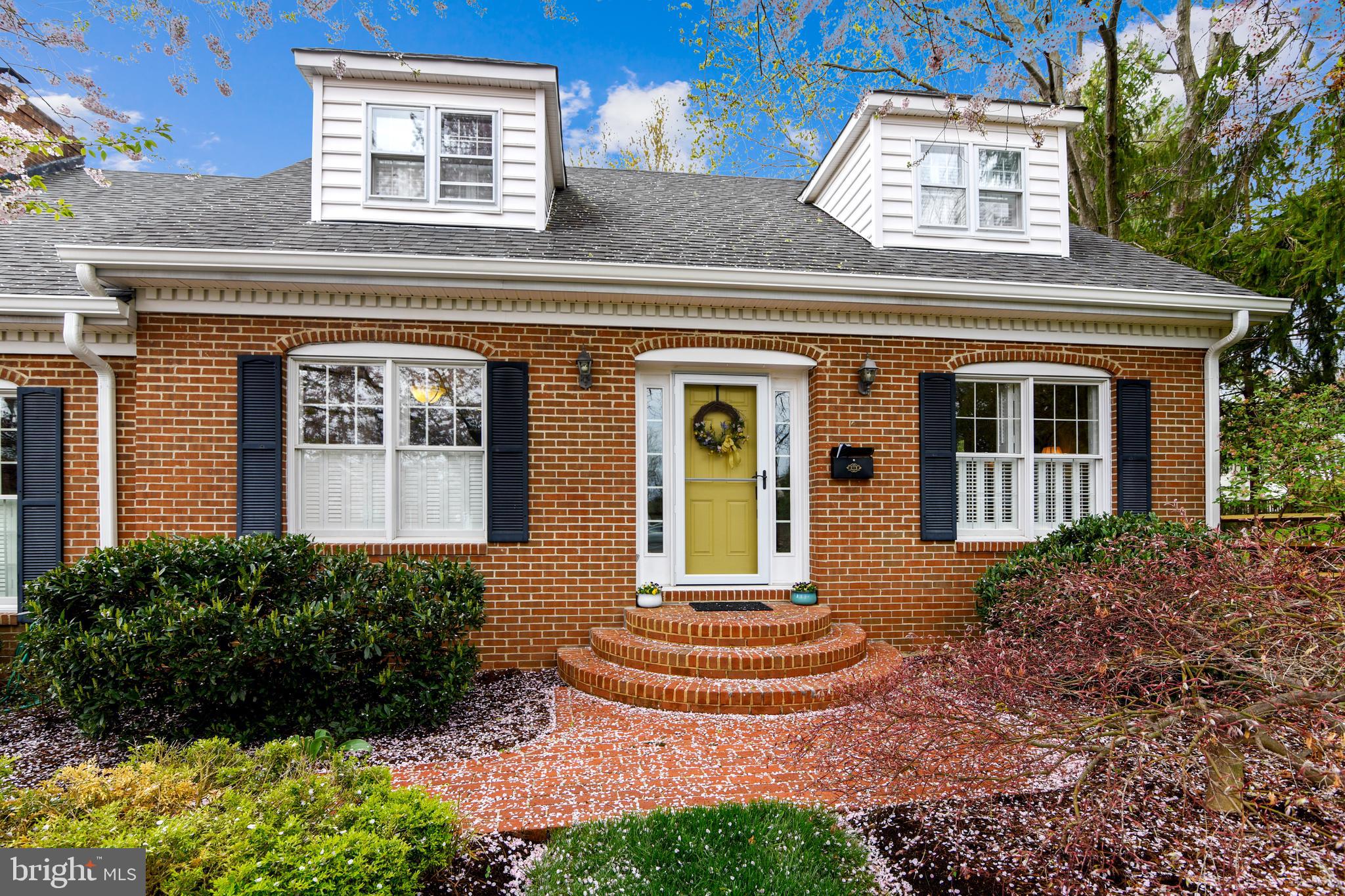 LEESBURG - Residential