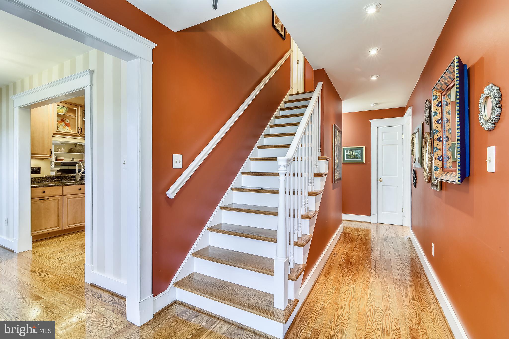 LEESBURG - Residential