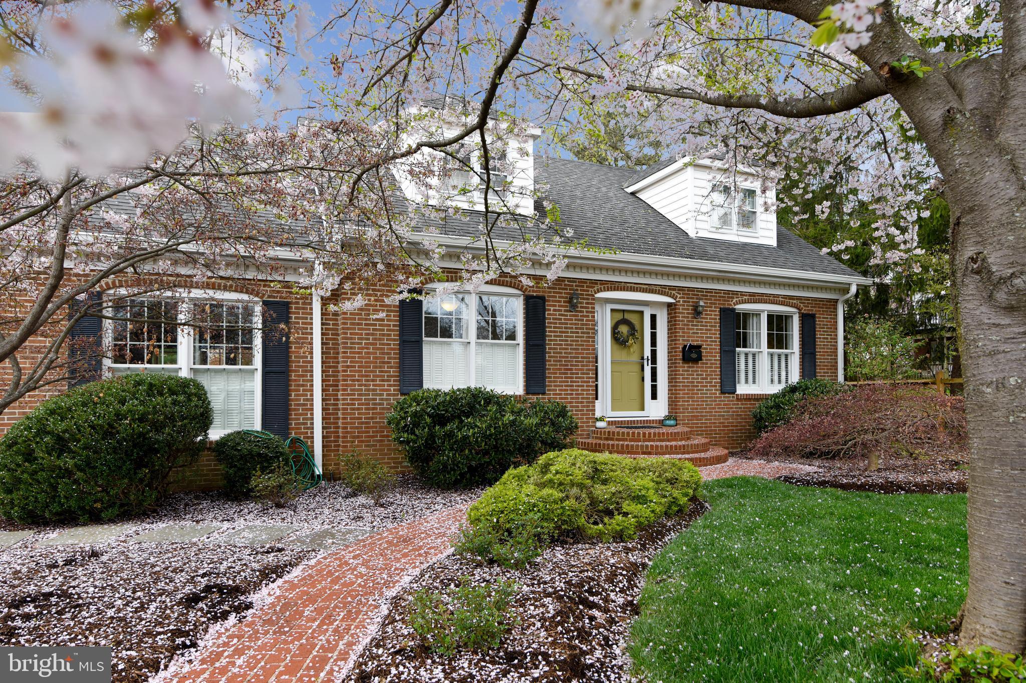 LEESBURG - Residential