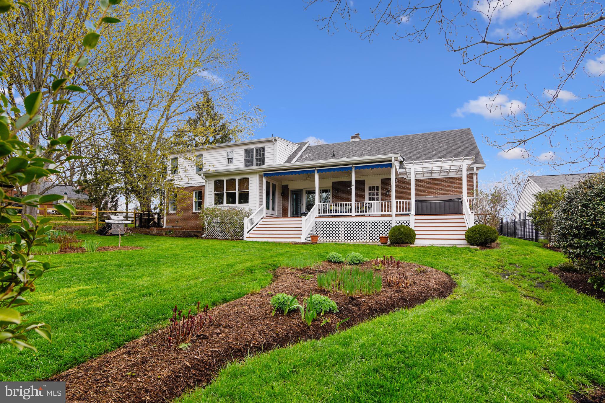 LEESBURG - Residential