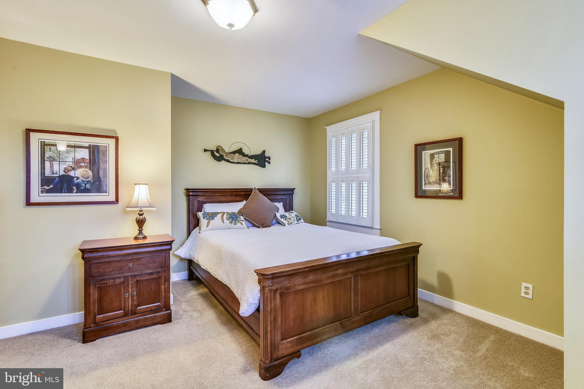 LEESBURG - Residential