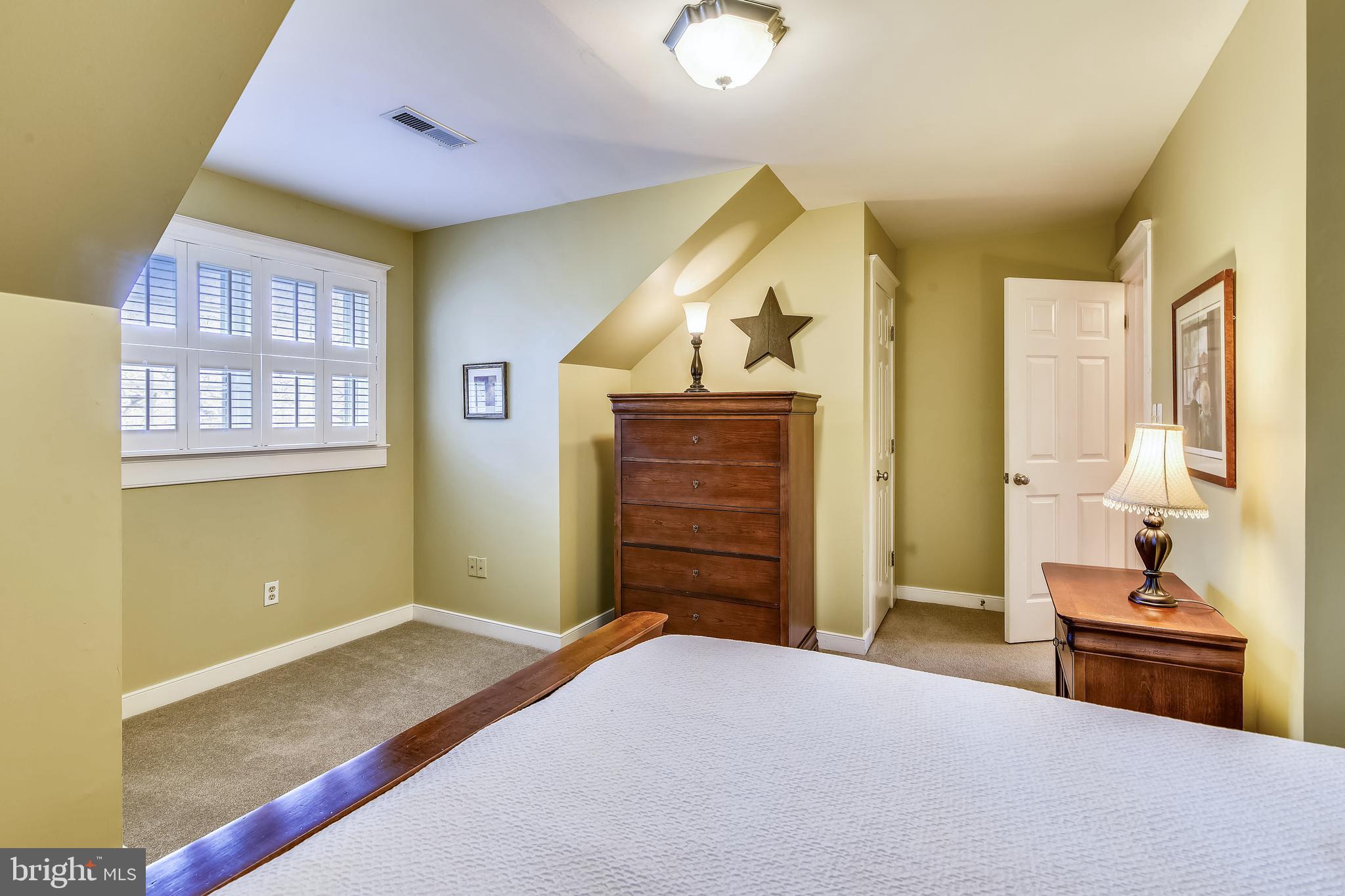 LEESBURG - Residential