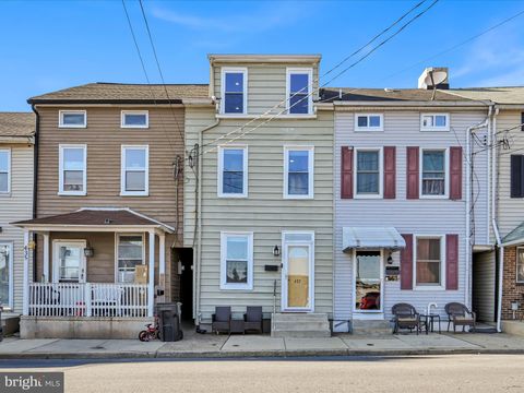 Photo of 437 Cherry Street, COLUMBIA, PA 17512 (MLS # PALA2076774)