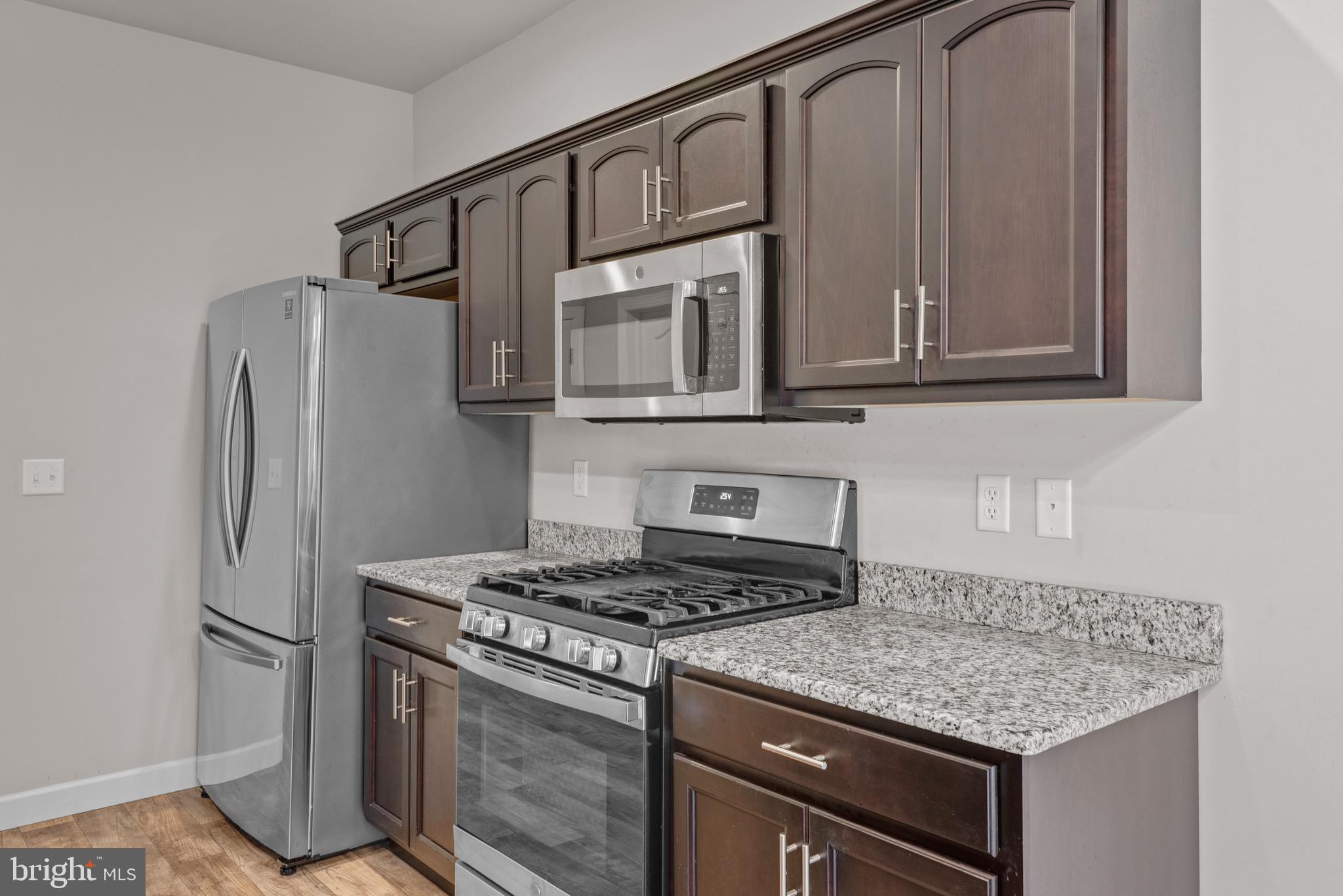 WOODLAND HILLS - Residential