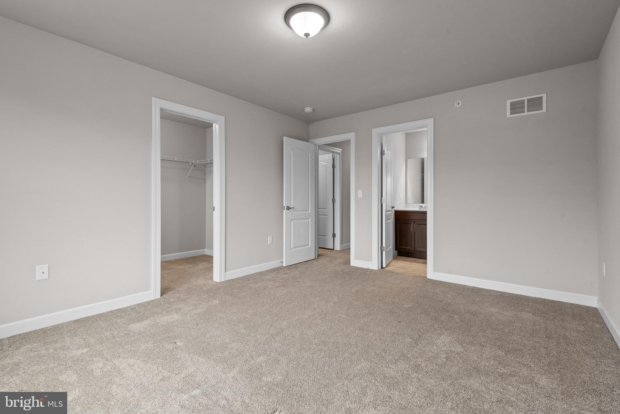 WOODLAND HILLS - Residential