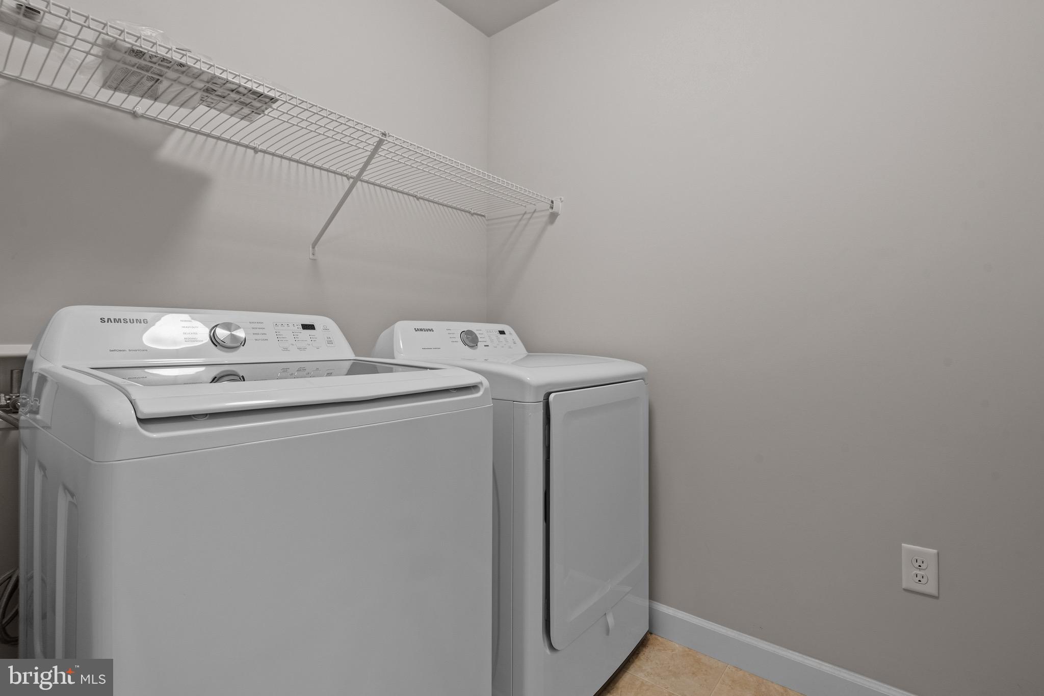 WOODLAND HILLS - Residential