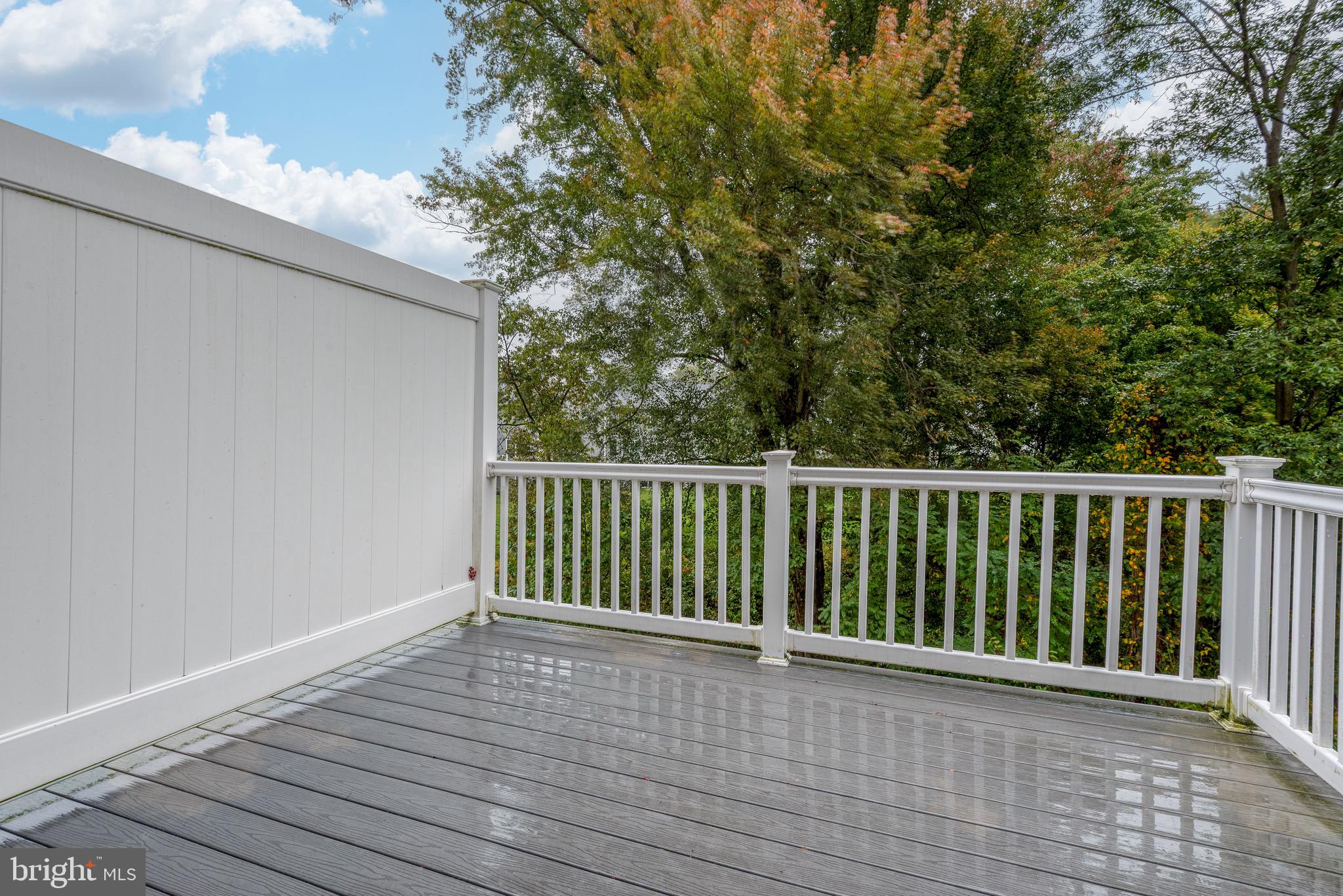 WOODLAND HILLS - Residential