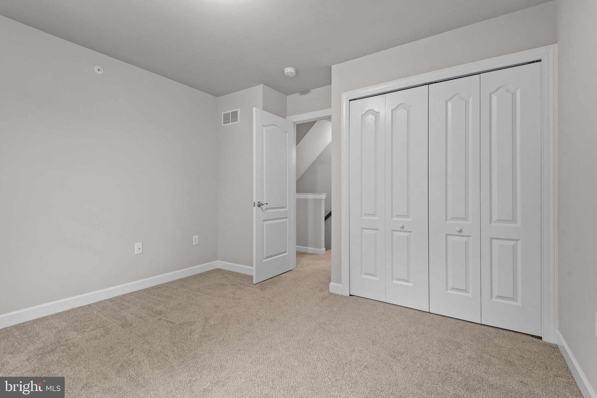 WOODLAND HILLS - Residential