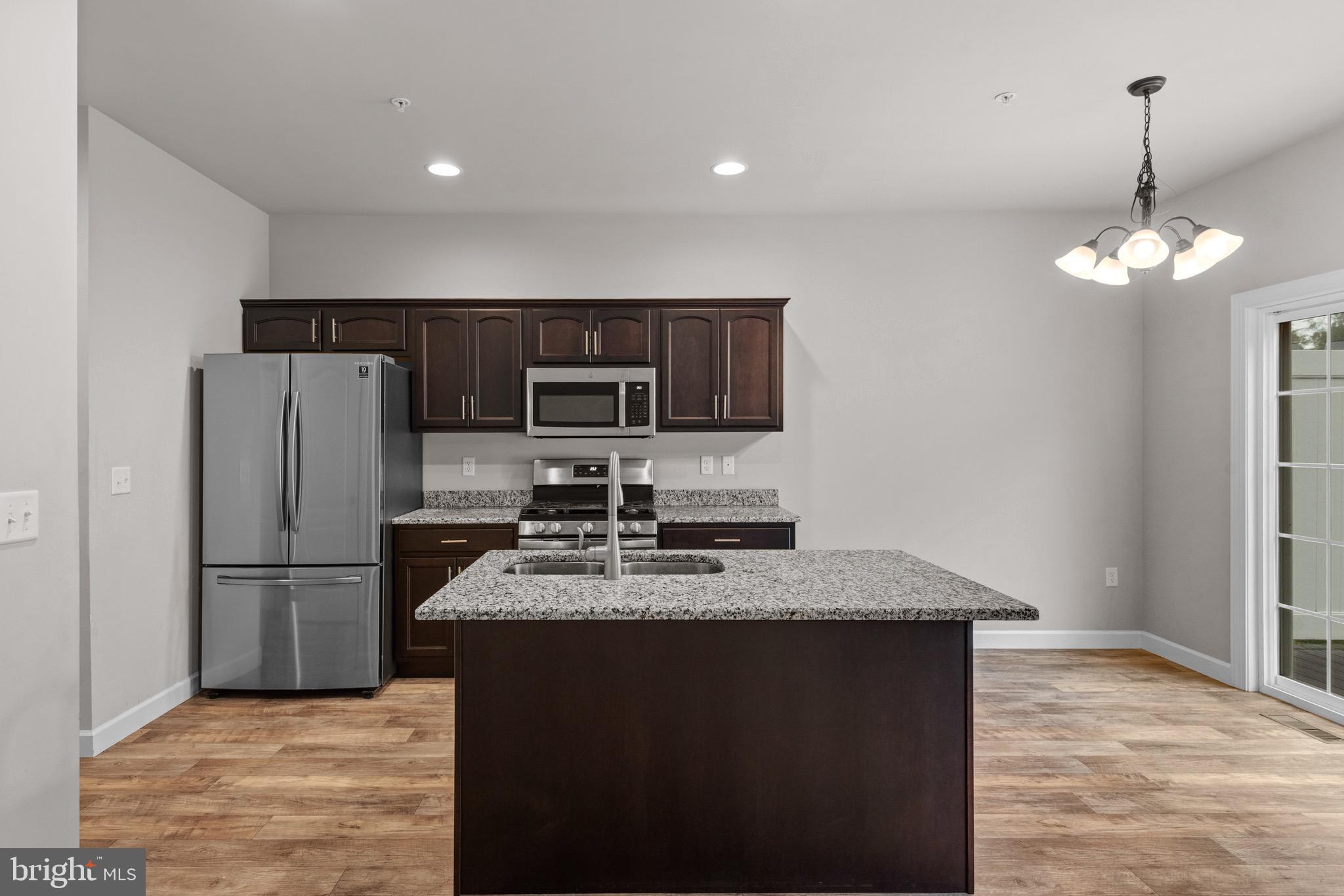 WOODLAND HILLS - Residential