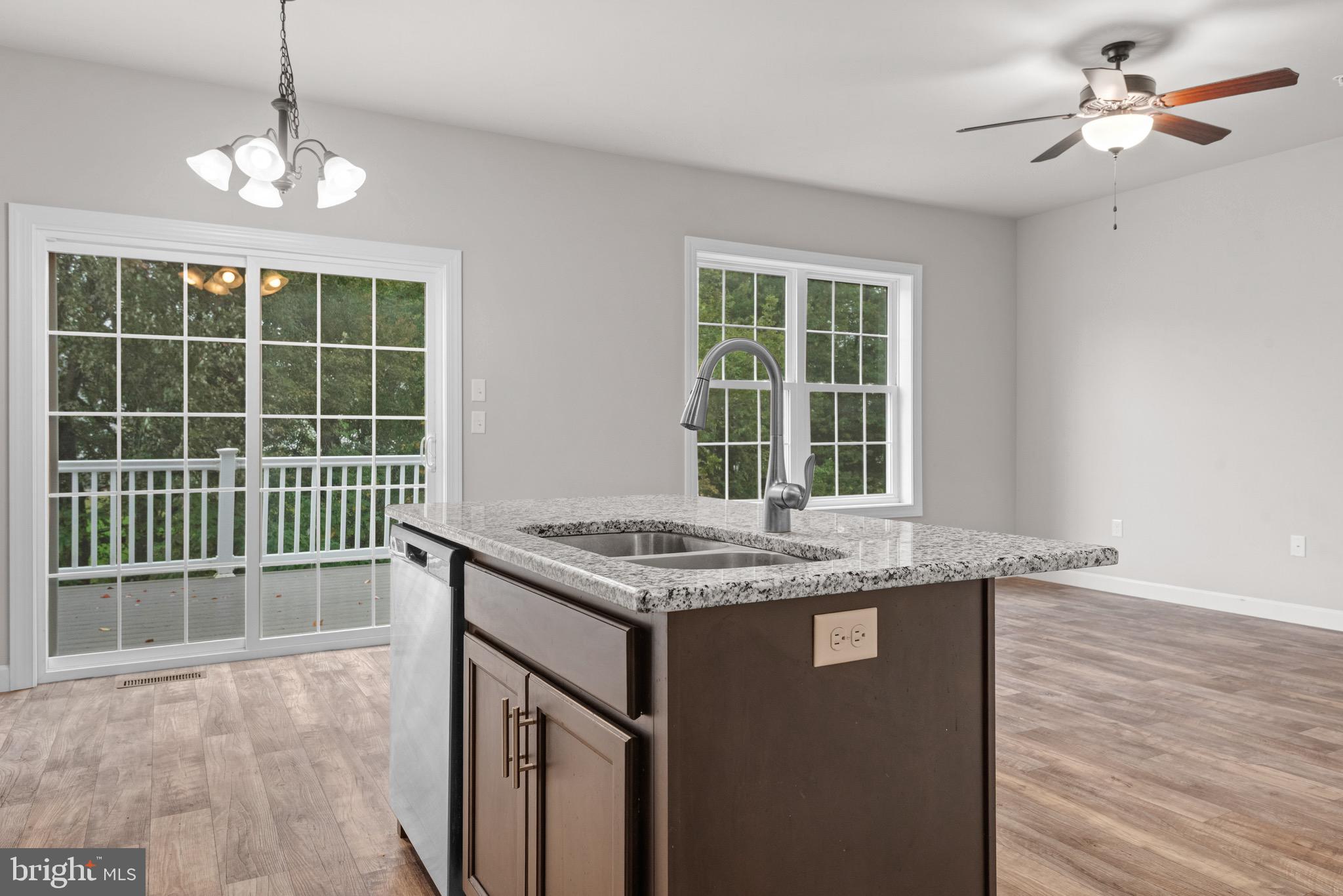 WOODLAND HILLS - Residential