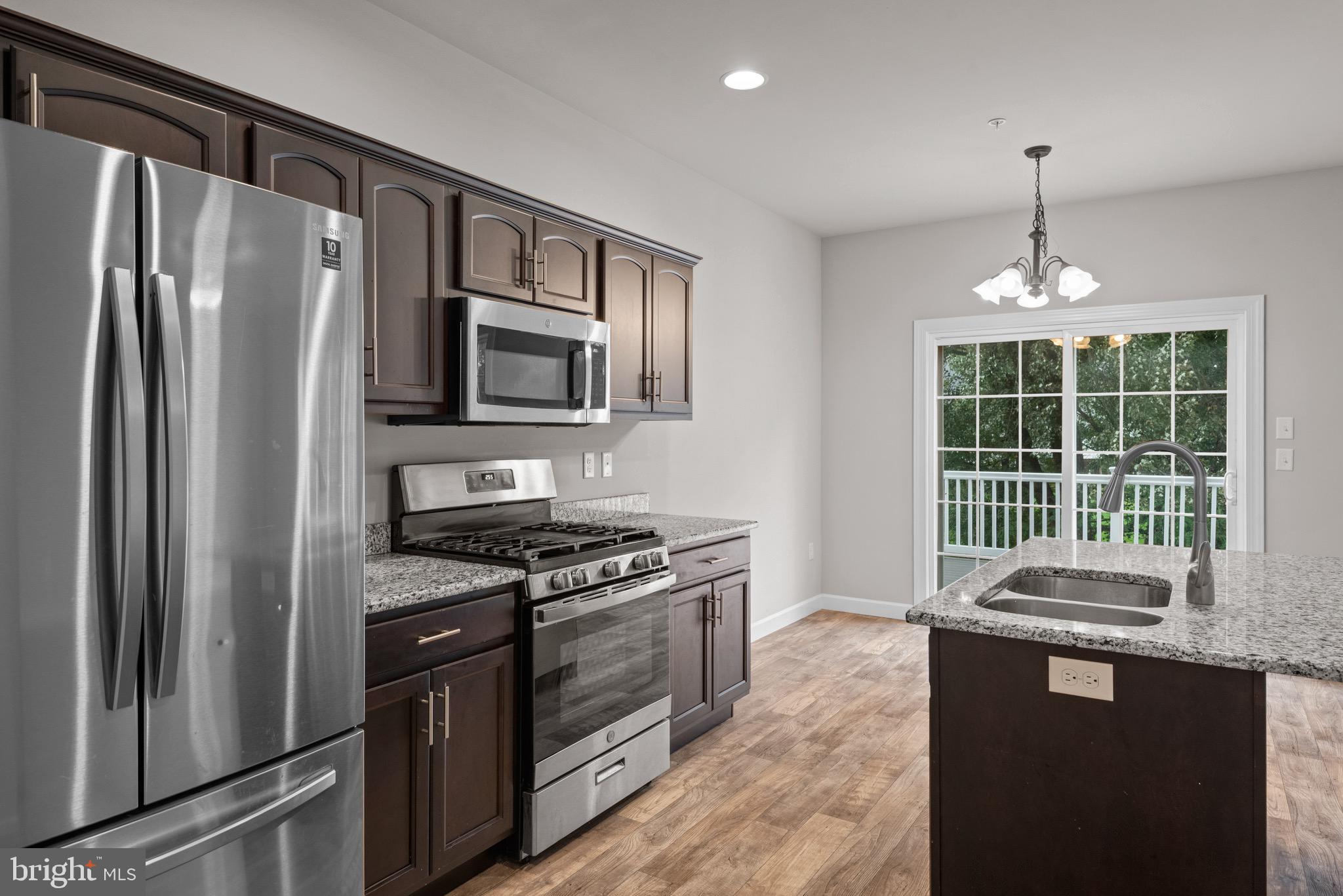 WOODLAND HILLS - Residential