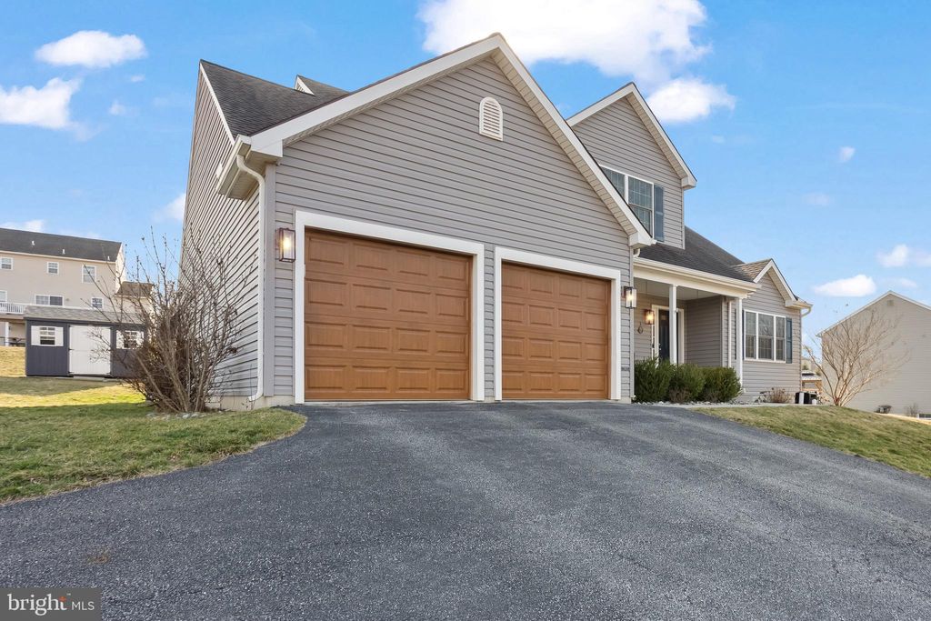 Photo of 88 Waterfowl Way, ELIZABETHTOWN, PA 17022 (MLS # PALA2066184)