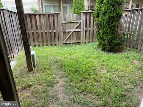 SIGNATURE AT BROADLANDS - Residential Lease