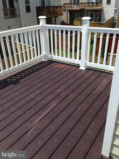 SIGNATURE AT BROADLANDS - Residential Lease