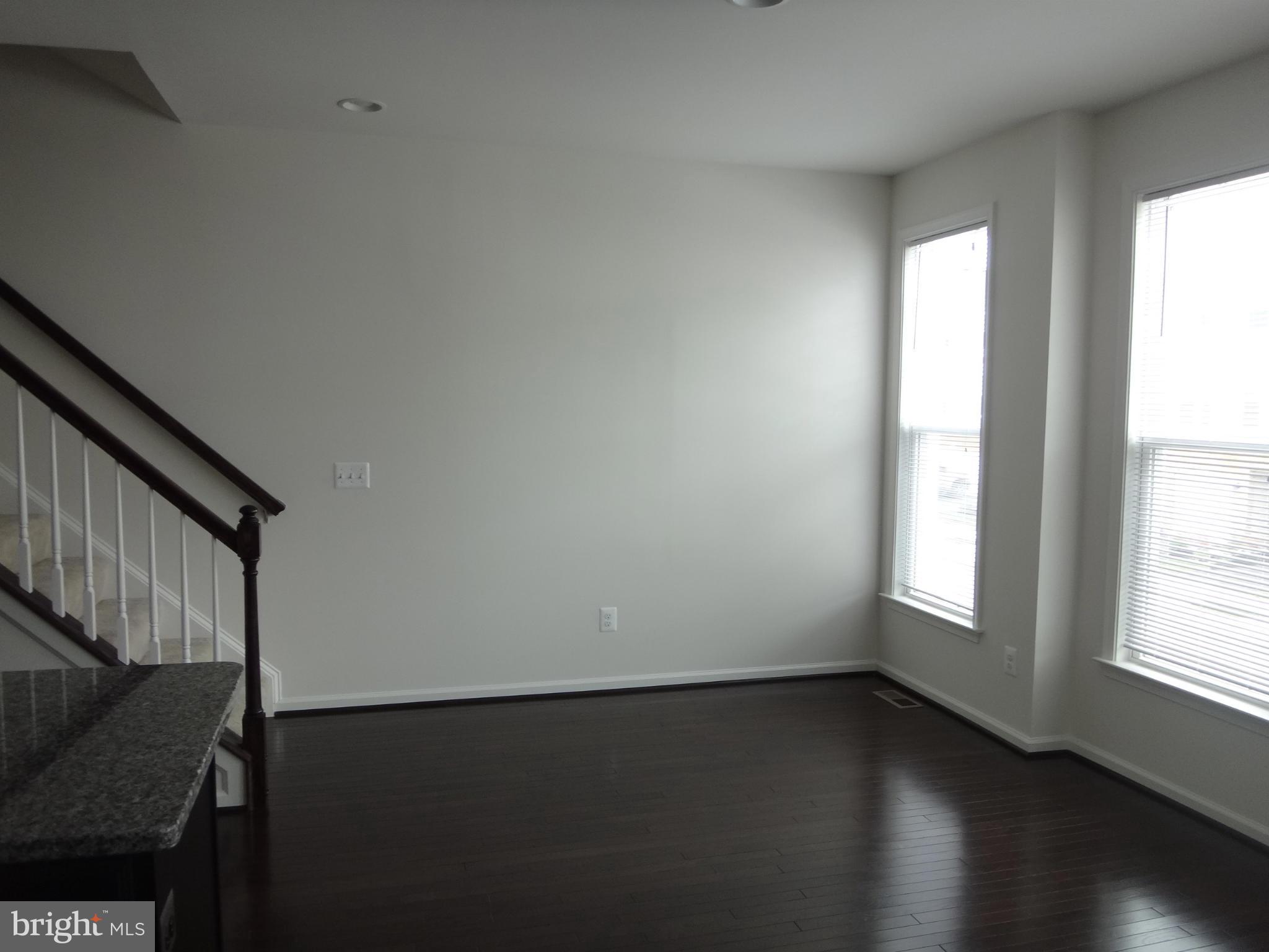 SIGNATURE AT BROADLANDS - Residential Lease