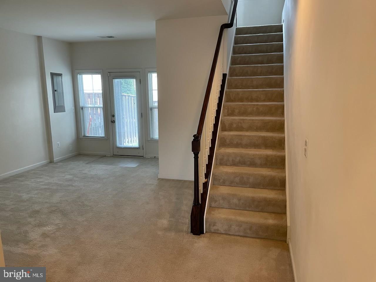 SIGNATURE AT BROADLANDS - Residential Lease