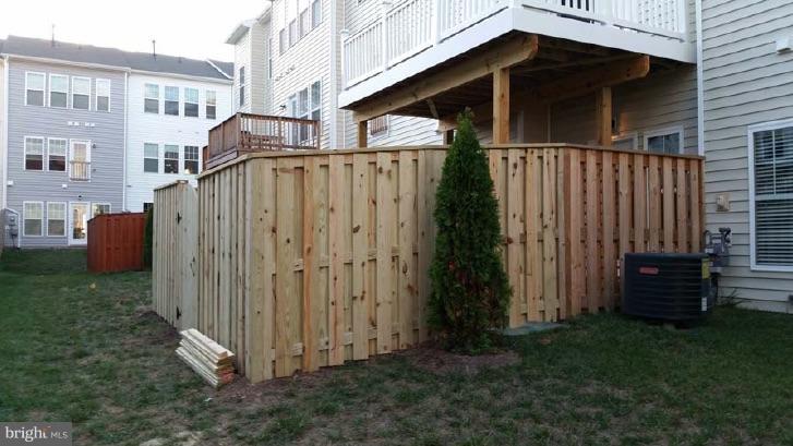 SIGNATURE AT BROADLANDS - Residential Lease