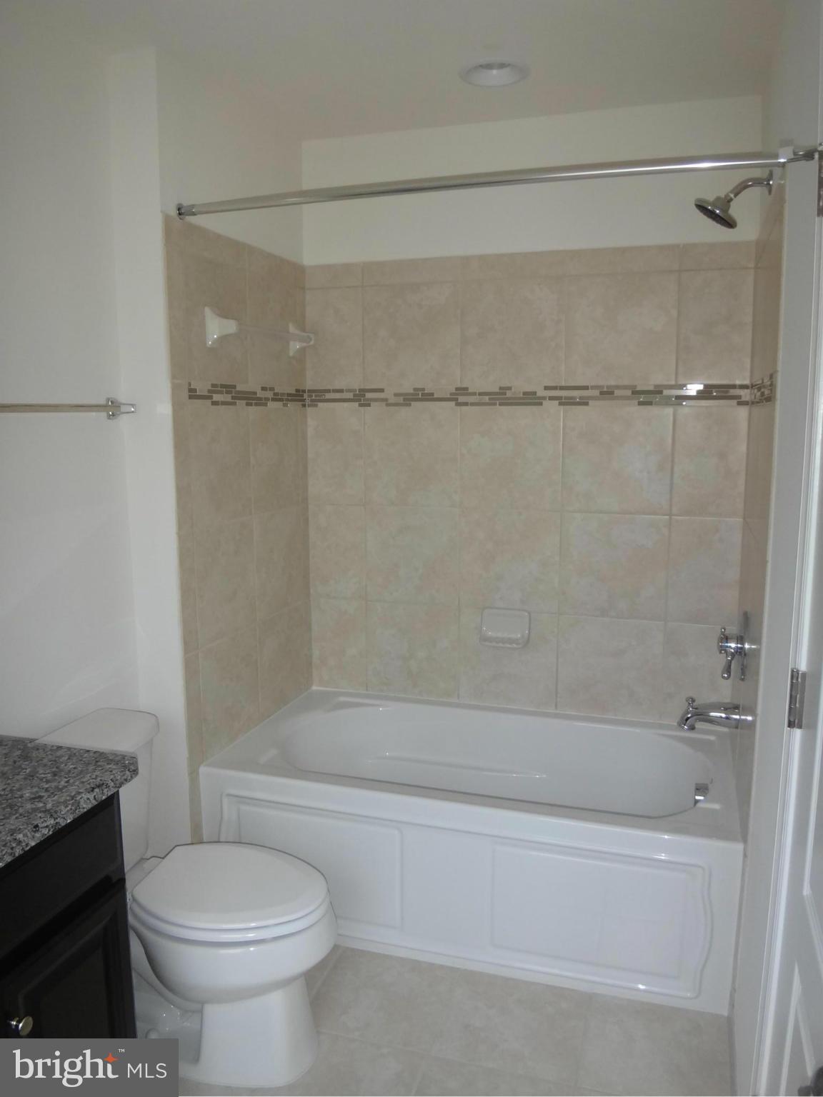 SIGNATURE AT BROADLANDS - Residential Lease