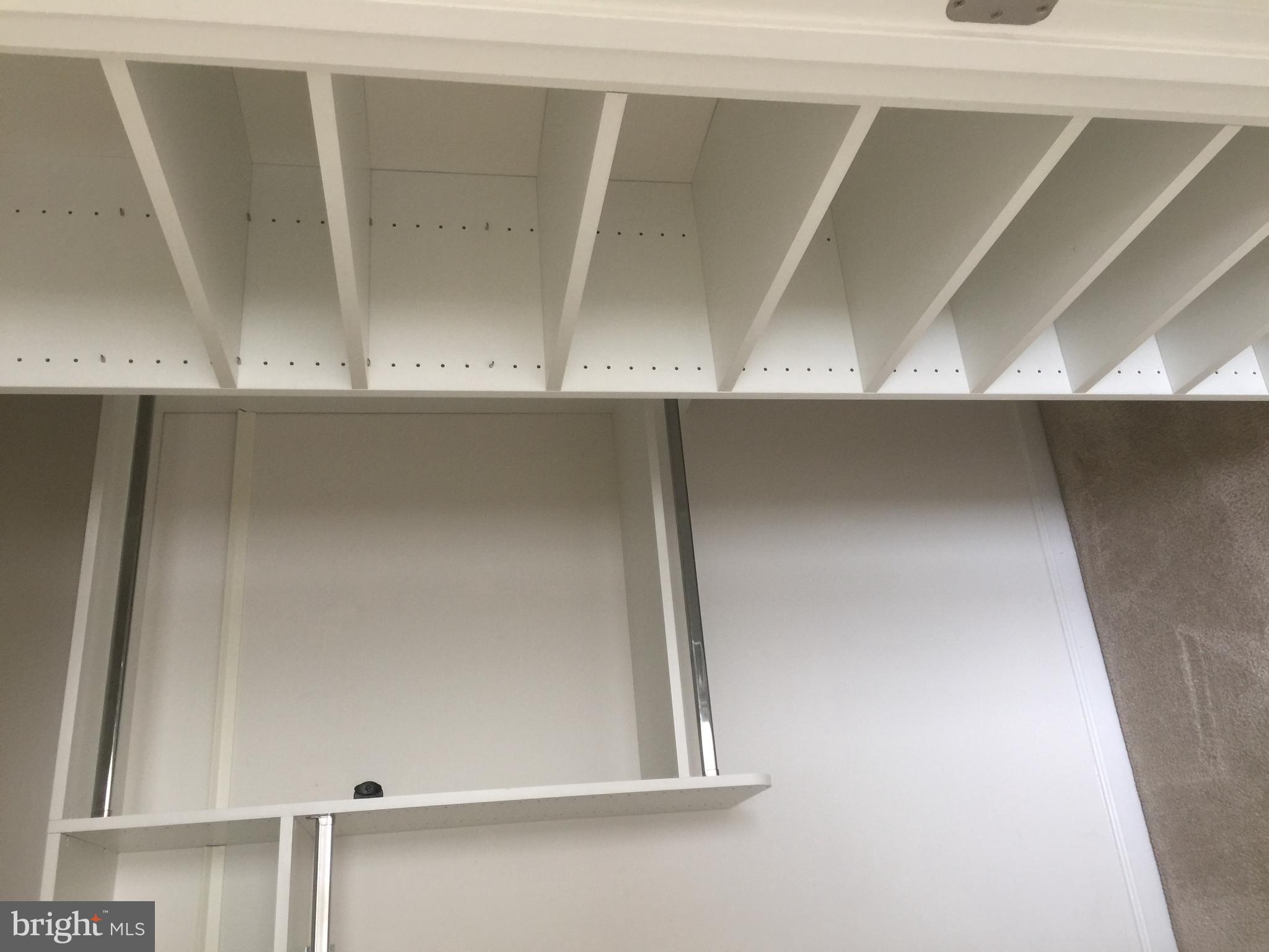 SIGNATURE AT BROADLANDS - Residential Lease