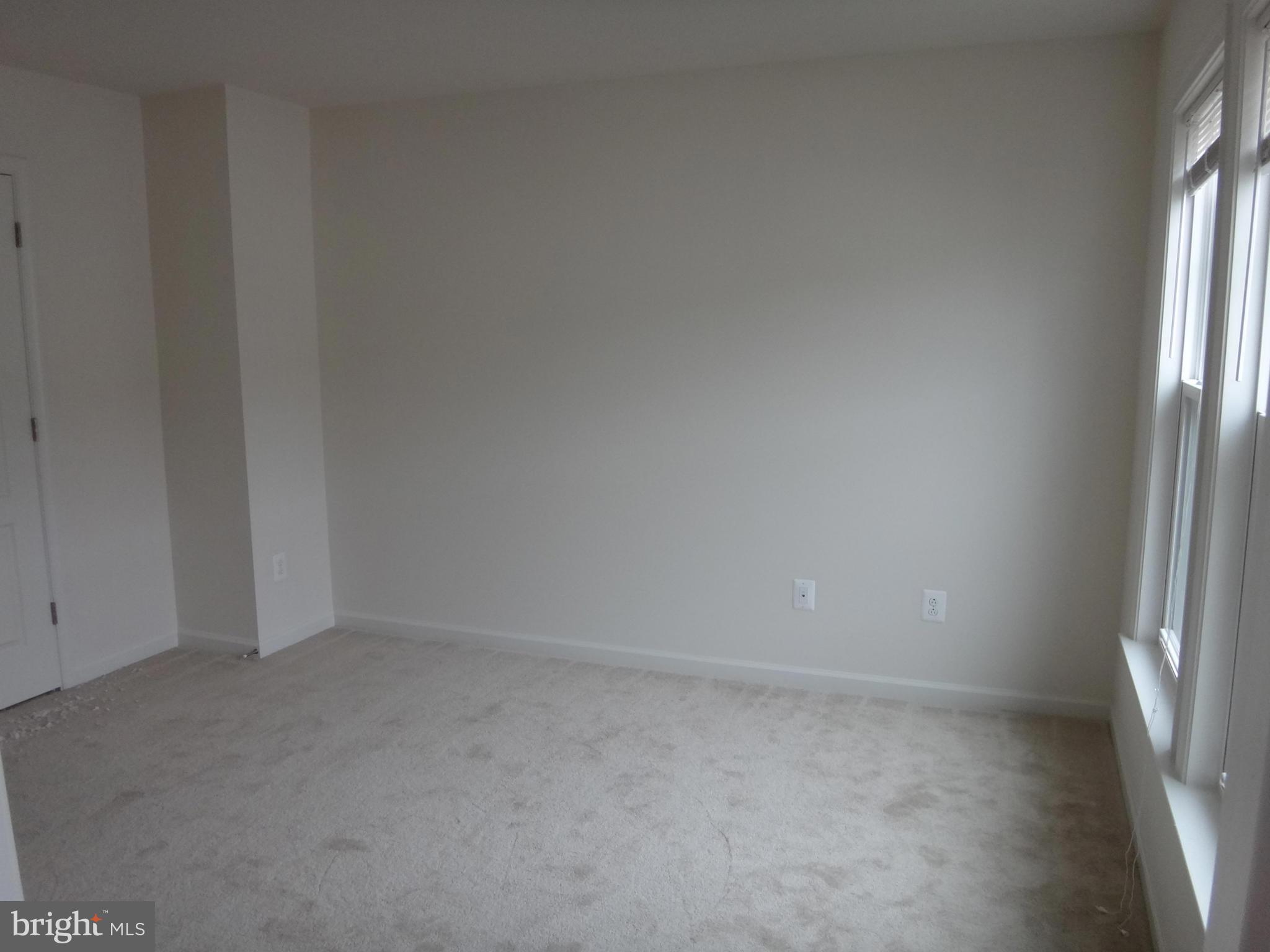 SIGNATURE AT BROADLANDS - Residential Lease