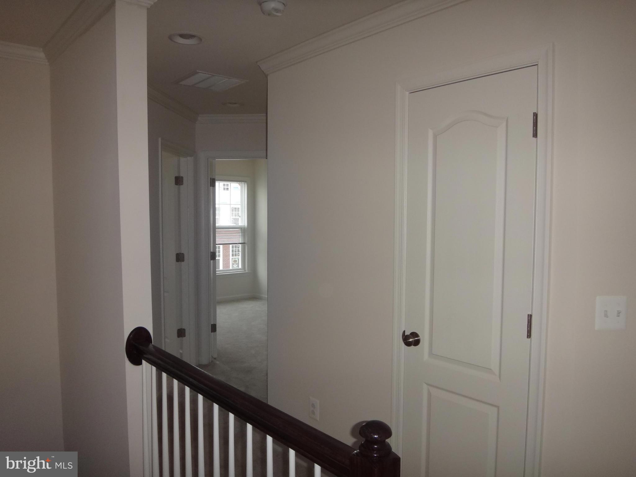 SIGNATURE AT BROADLANDS - Residential Lease