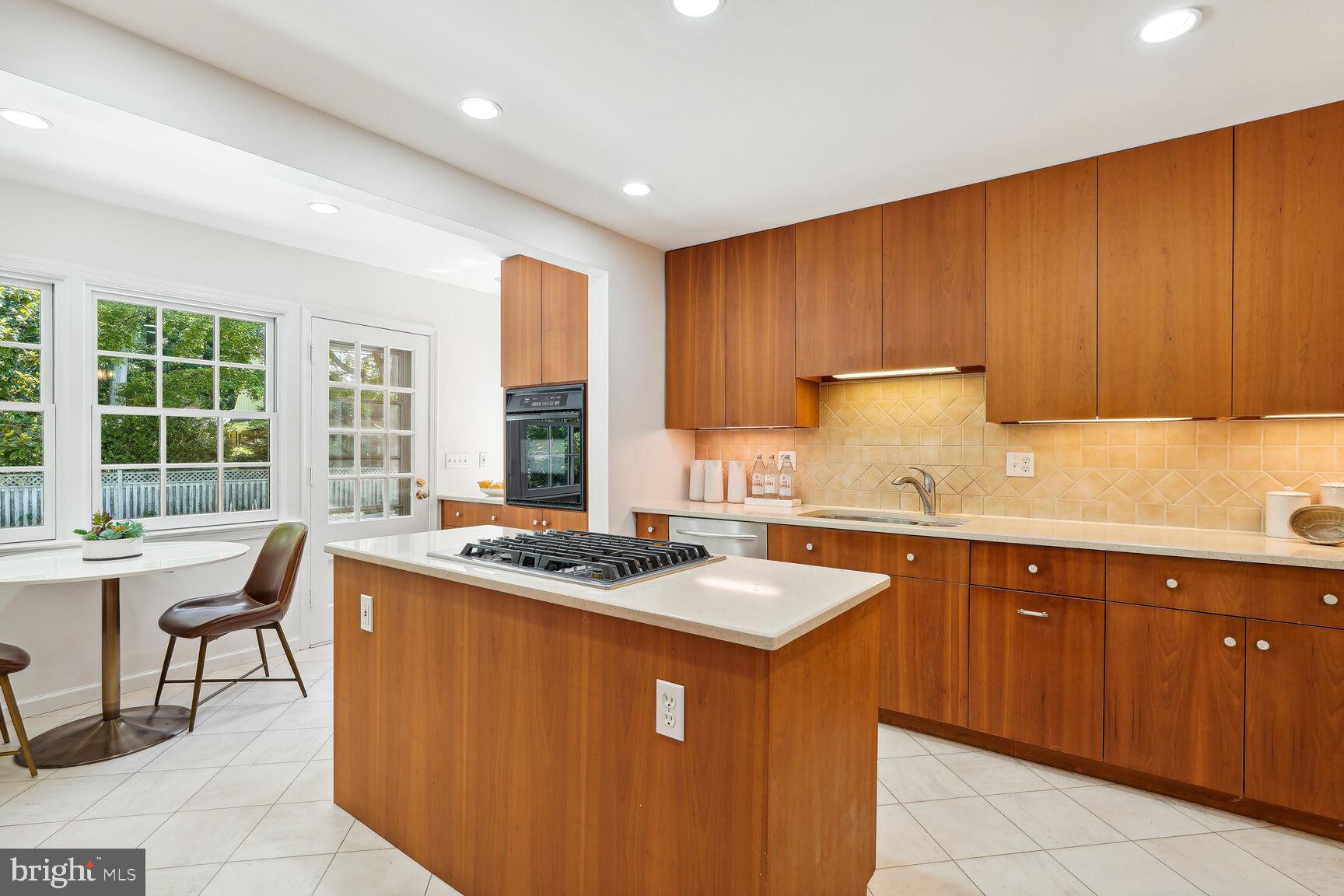 KENWOOD PARK - Residential