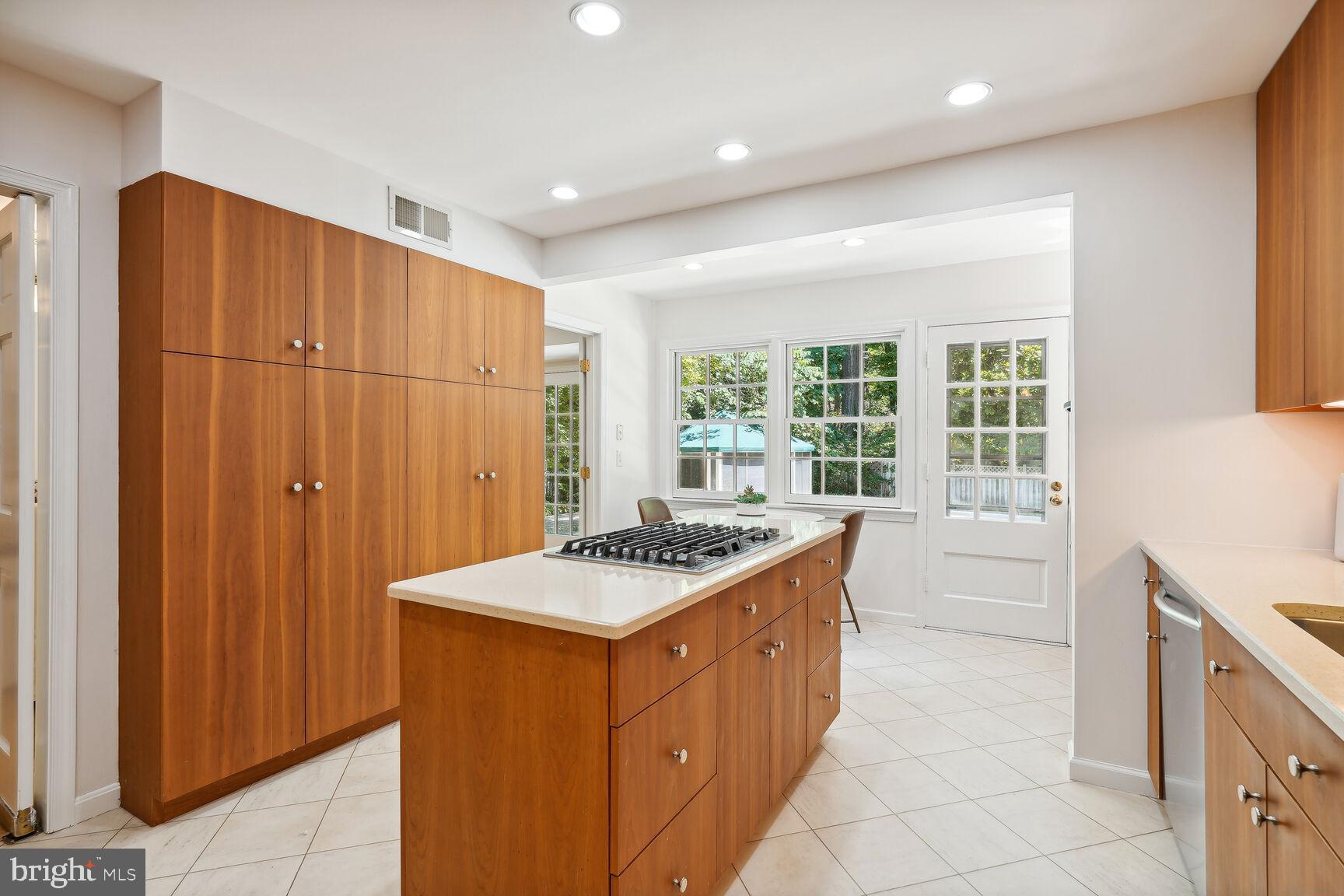 KENWOOD PARK - Residential