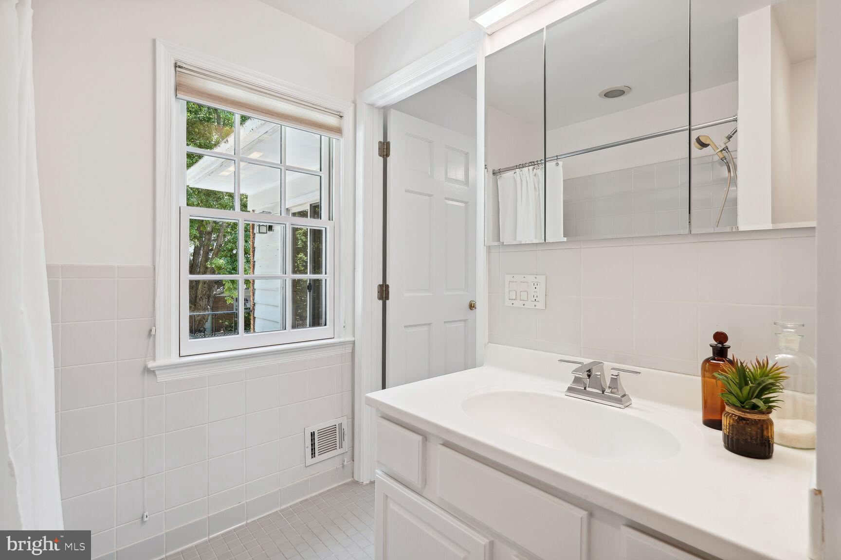 KENWOOD PARK - Residential