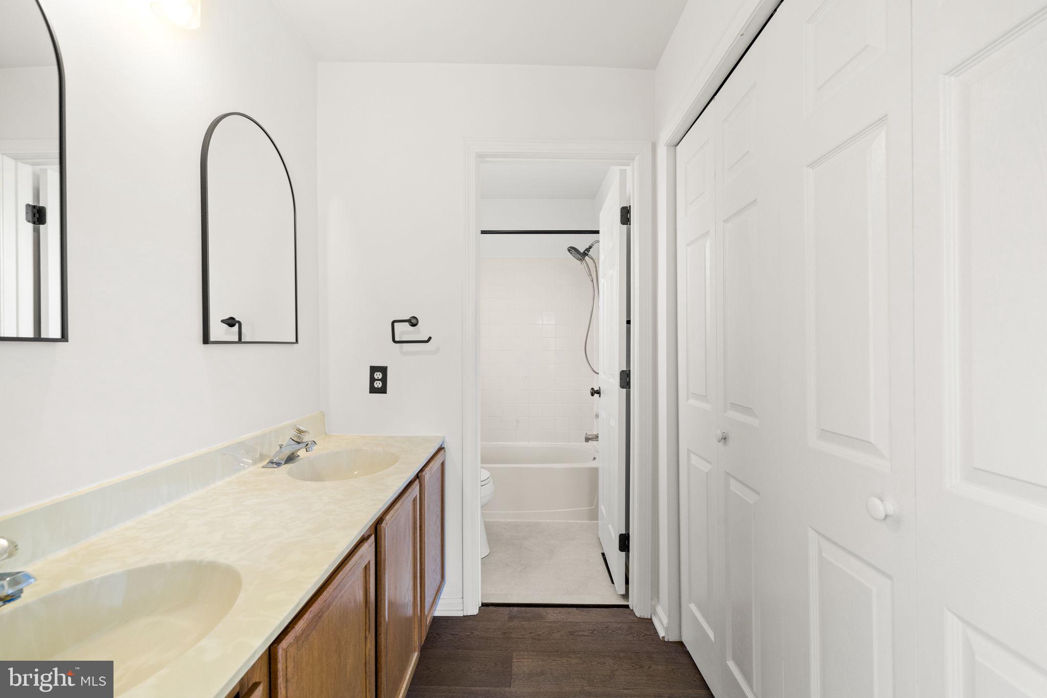 TOLLGATE LANDING - Residential