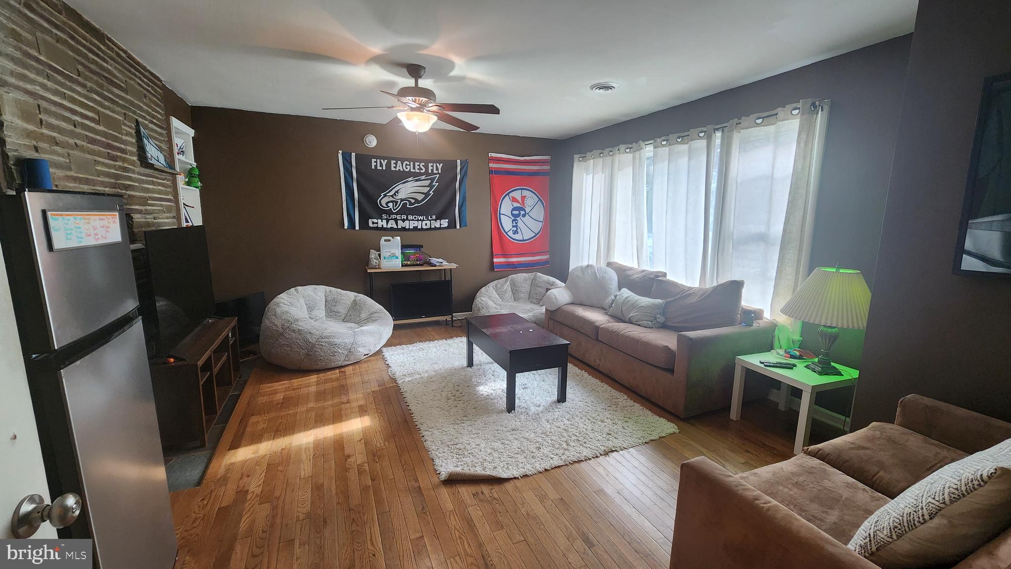 211 UNIVERSITY BOULEVARD