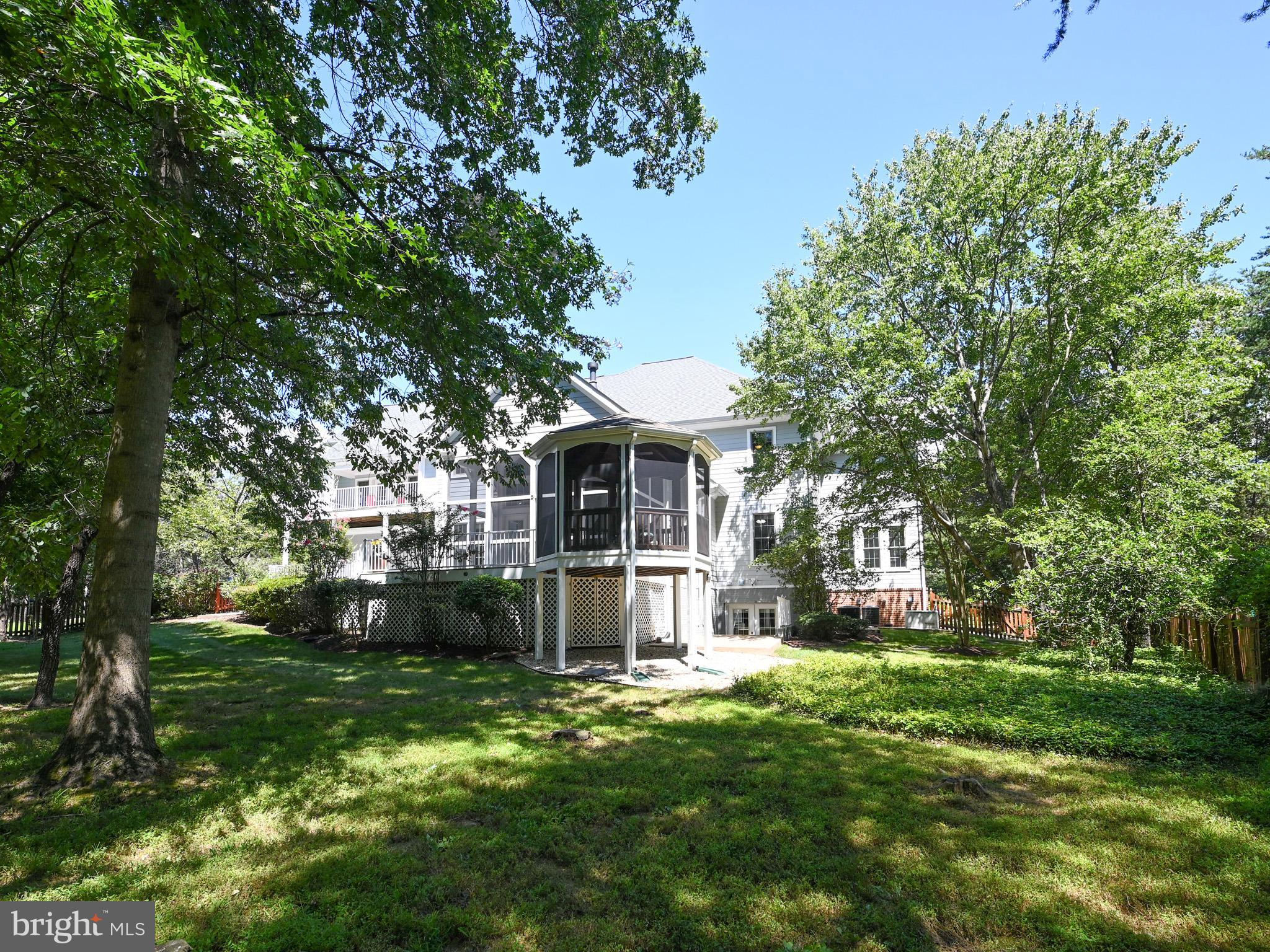 HUNT CHASE - Residential