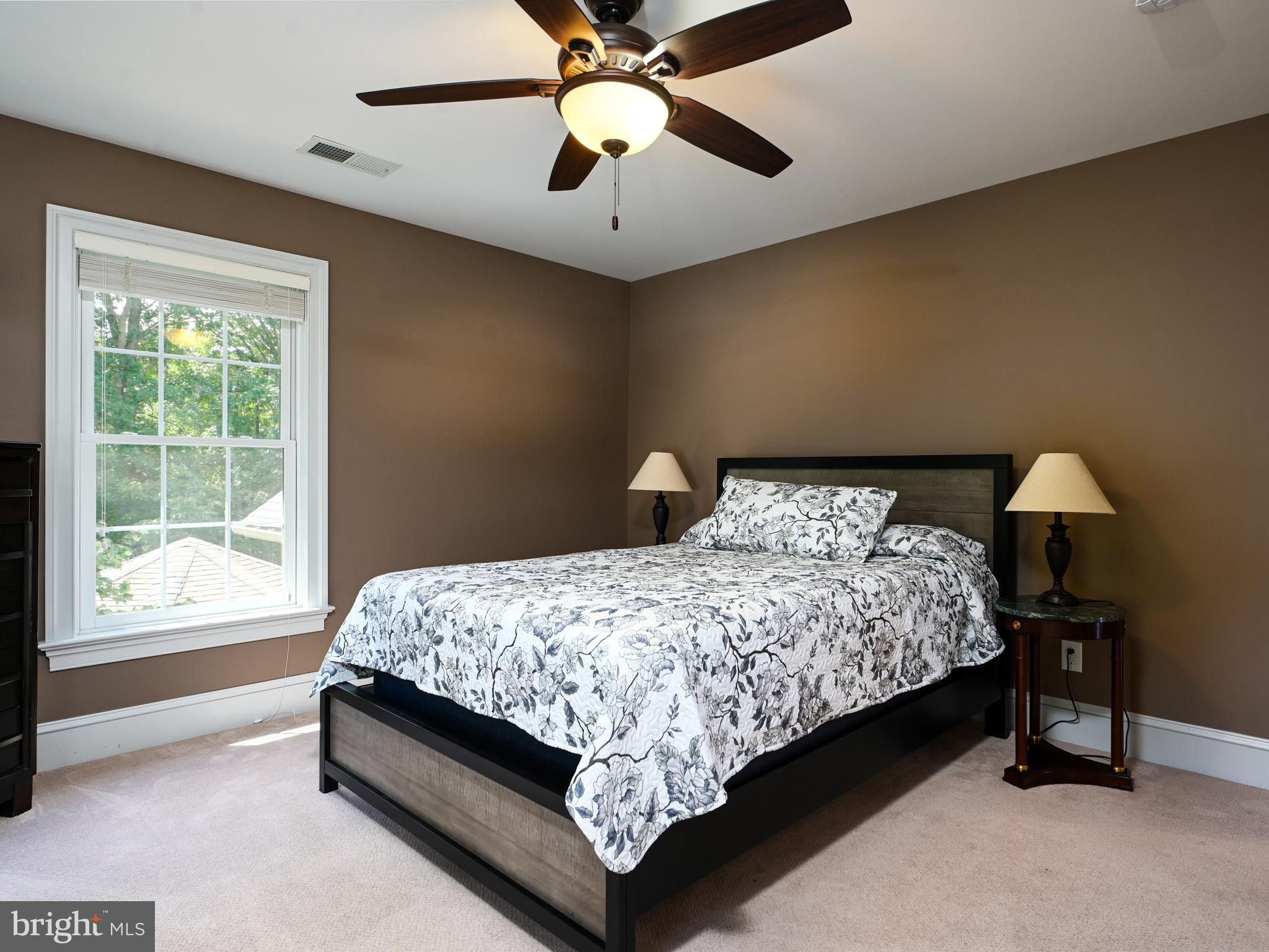 HUNT CHASE - Residential