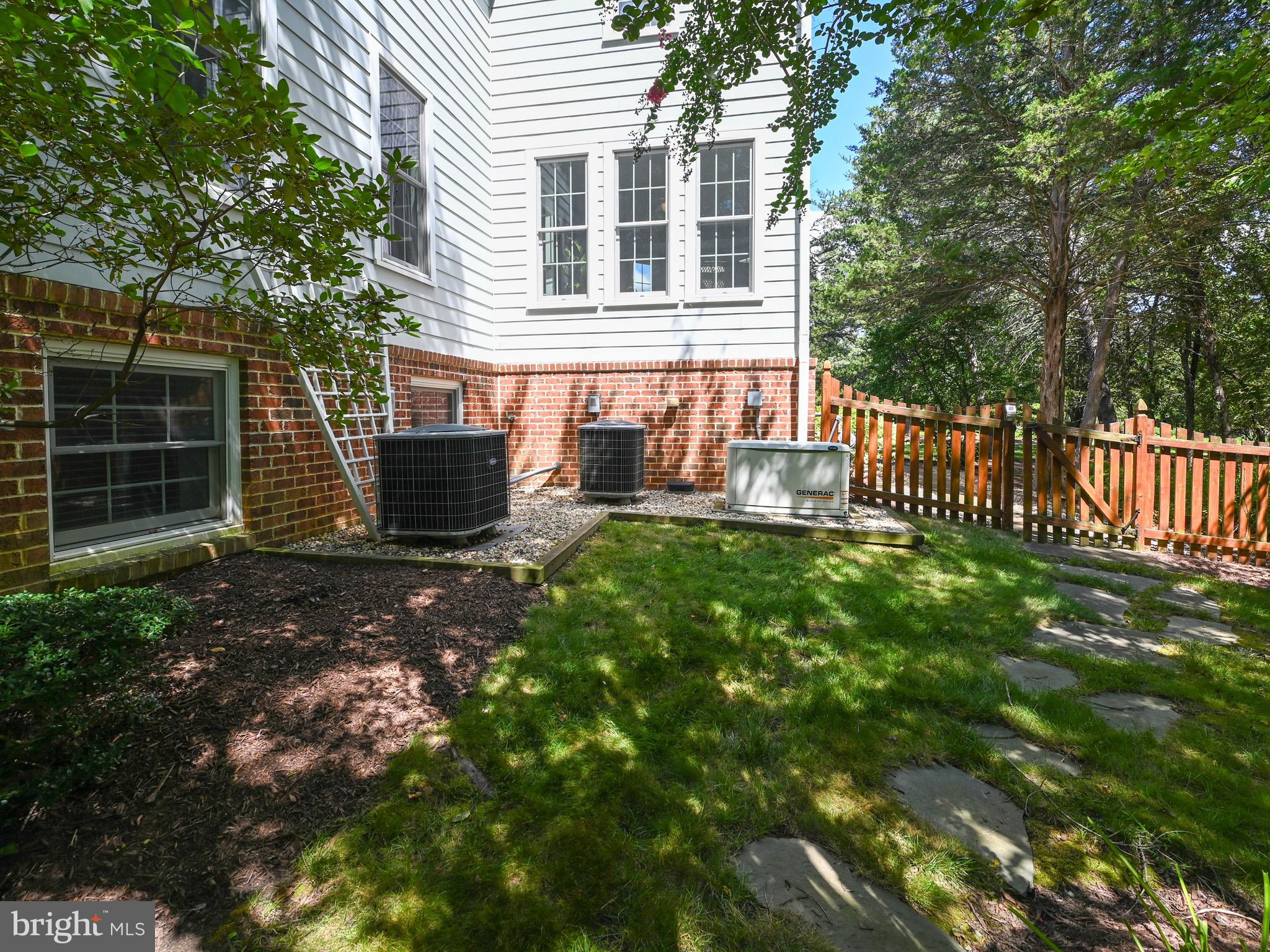 HUNT CHASE - Residential