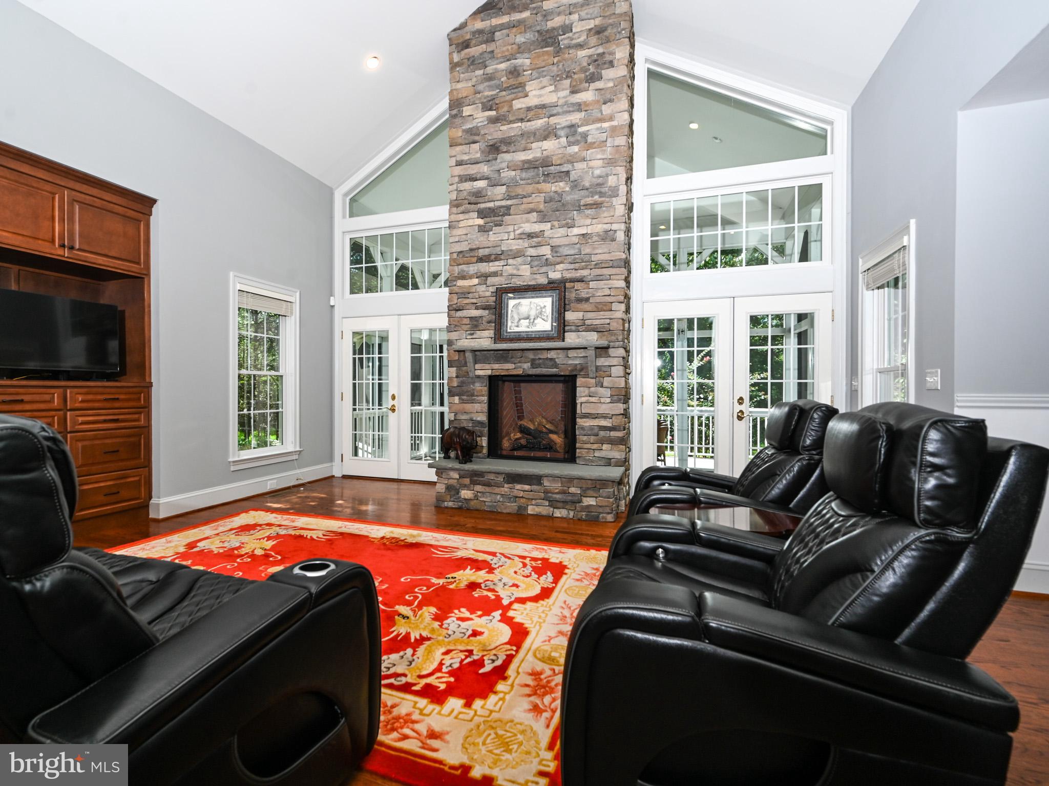 HUNT CHASE - Residential